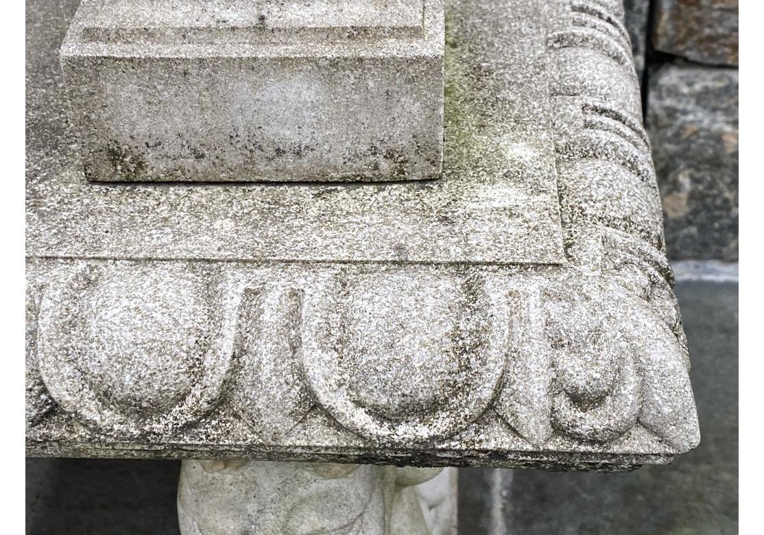 Sedile Adriano in pietra fusa di Haddonstone in vendita 4