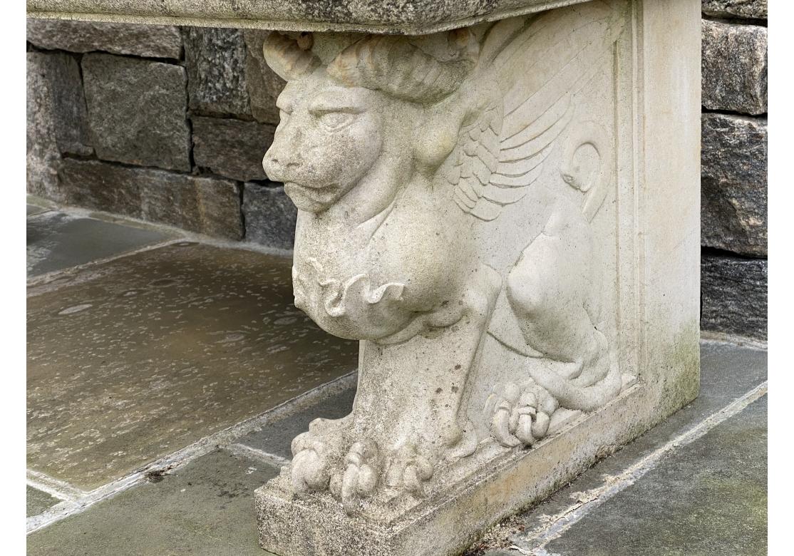 Sedile Adriano in pietra fusa di Haddonstone in vendita 6