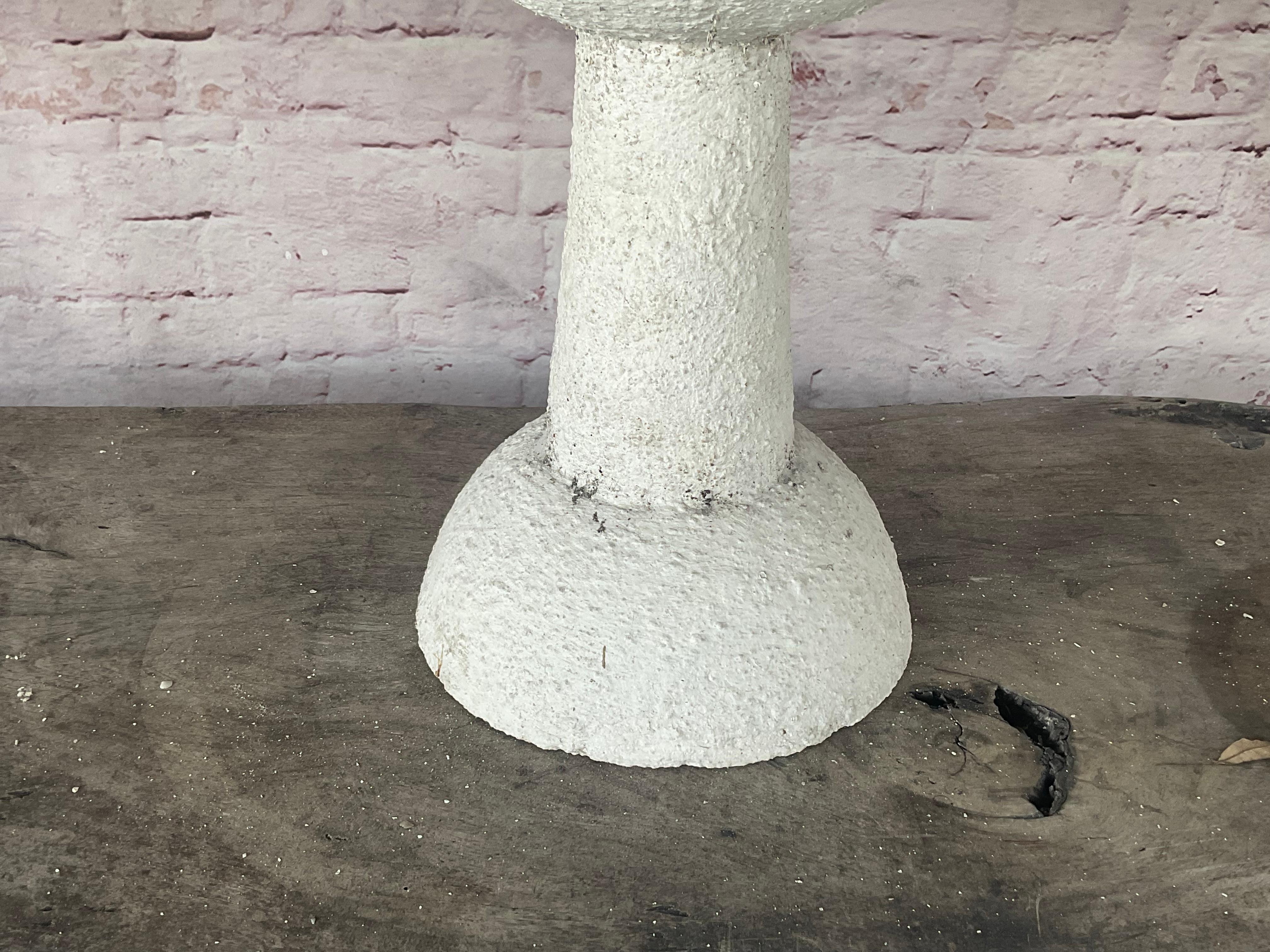 Pareja de maceteros de cerámica y piedra fundida al estilo de Willy Guhl en Bueno estado para la venta en Bradenton, FL