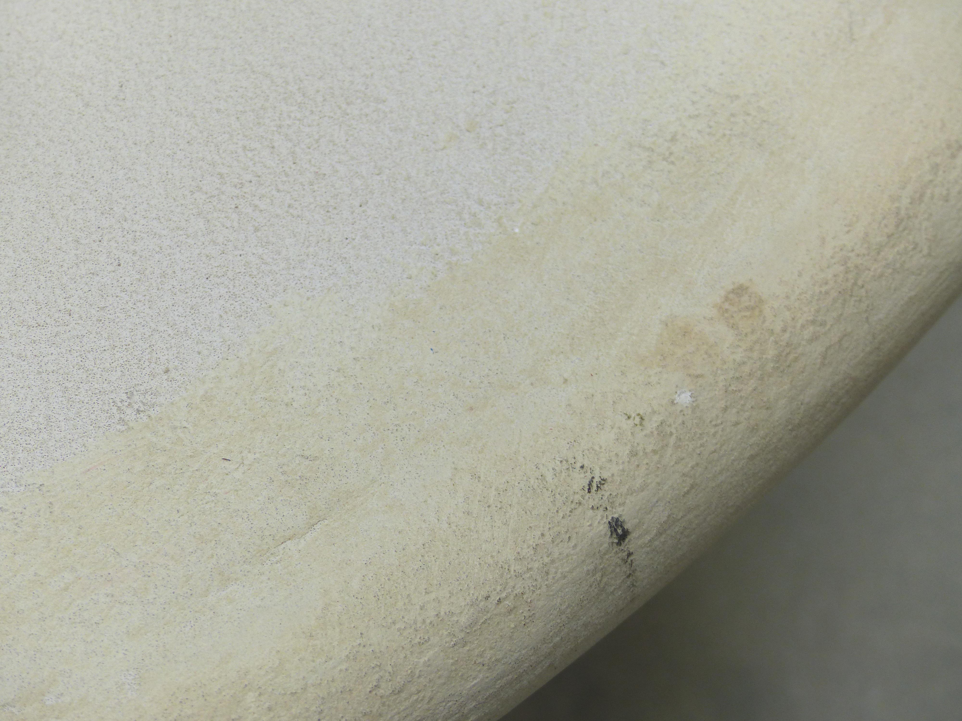 Cast Stone Round Dining Table In Good Condition In Miami, FL