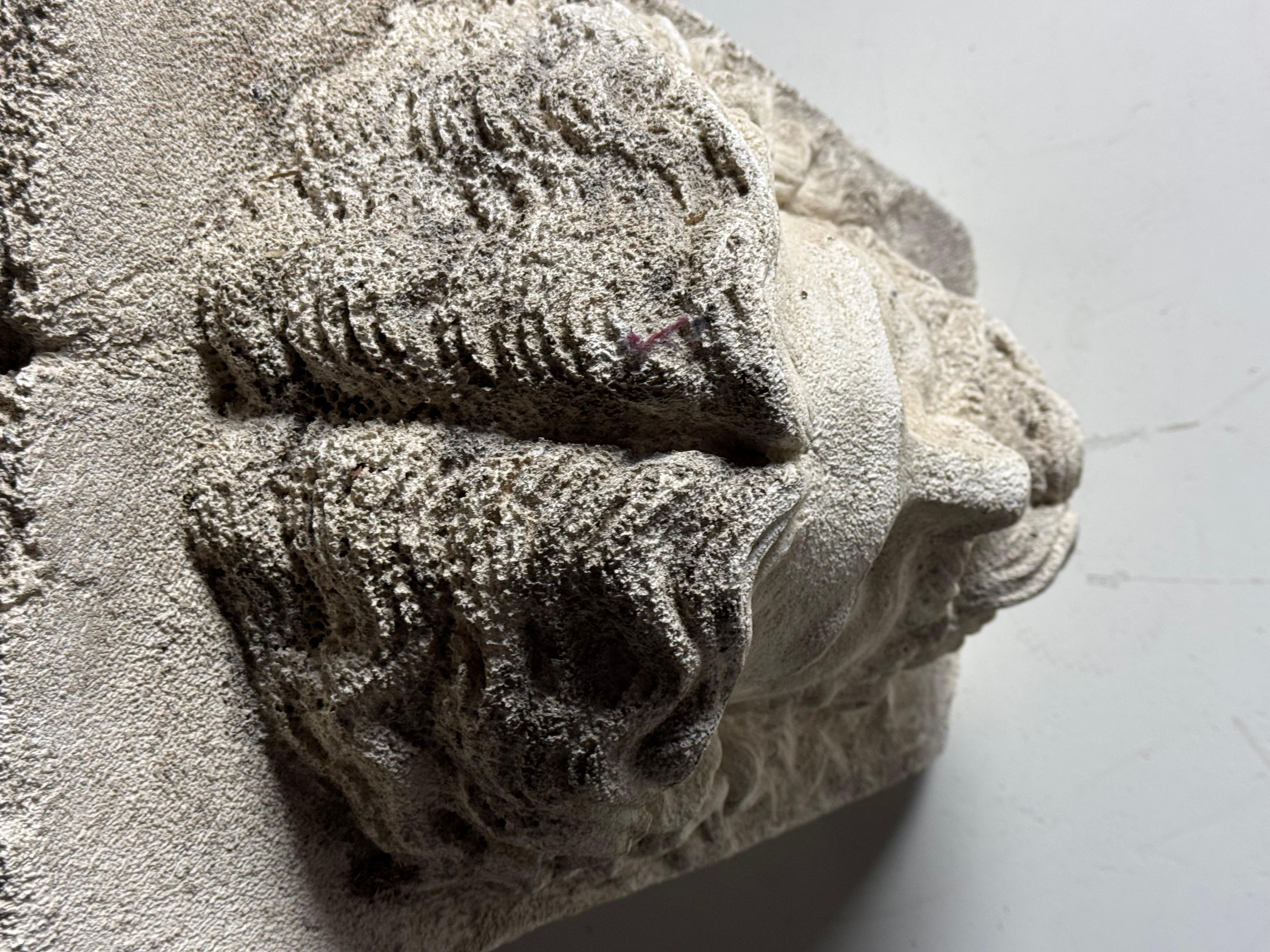 Statua in pietra fusa del dio greco Asclepio in vendita 1