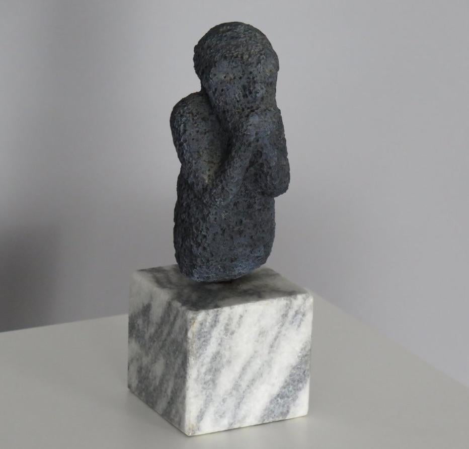 Sculpture figurative surréaliste en pierre artificielle Bon état - En vente à Pittsburgh, PA