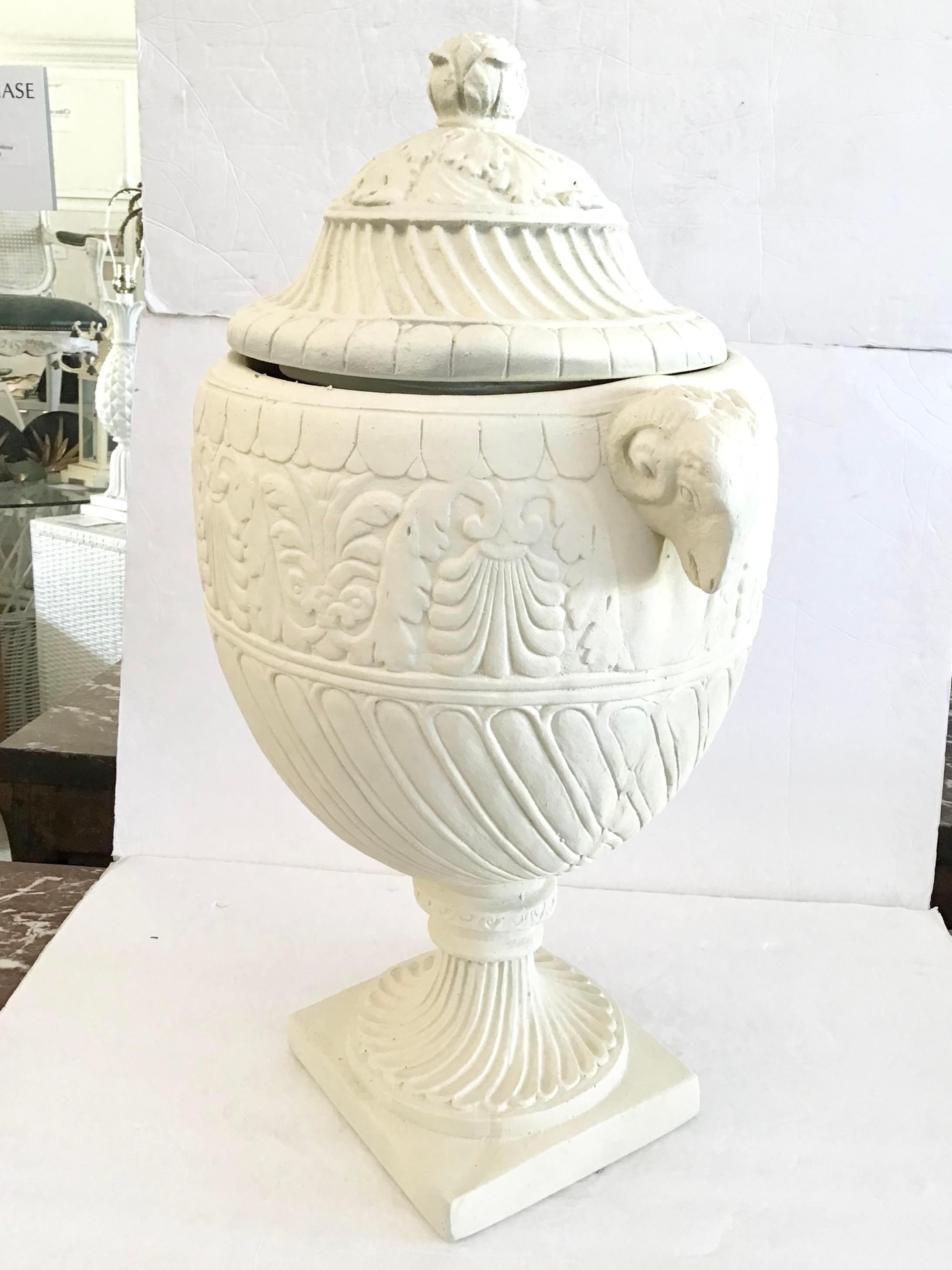 Cast Terra Cotta Urn with Cover In Good Condition For Sale In Los Angeles, CA