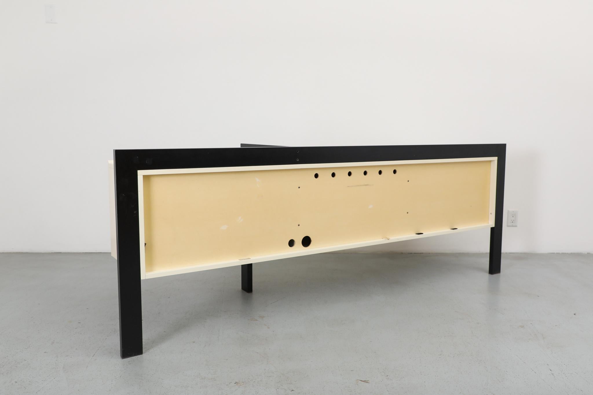 Credenza asimmetrica in bianco e nero di Castelijn, 1987 in vendita 2