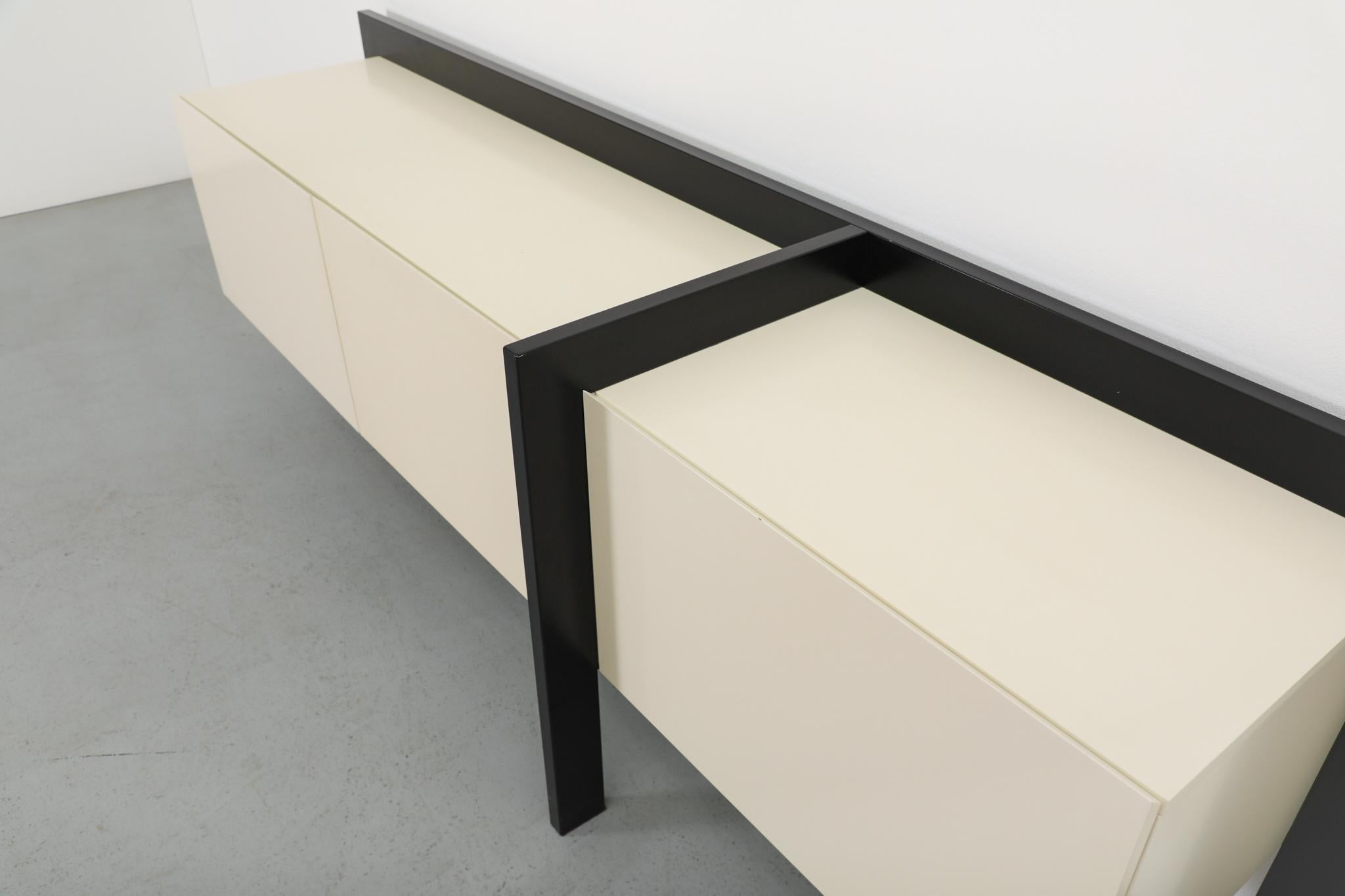 Credenza asimmetrica in bianco e nero di Castelijn, 1987 in vendita 3