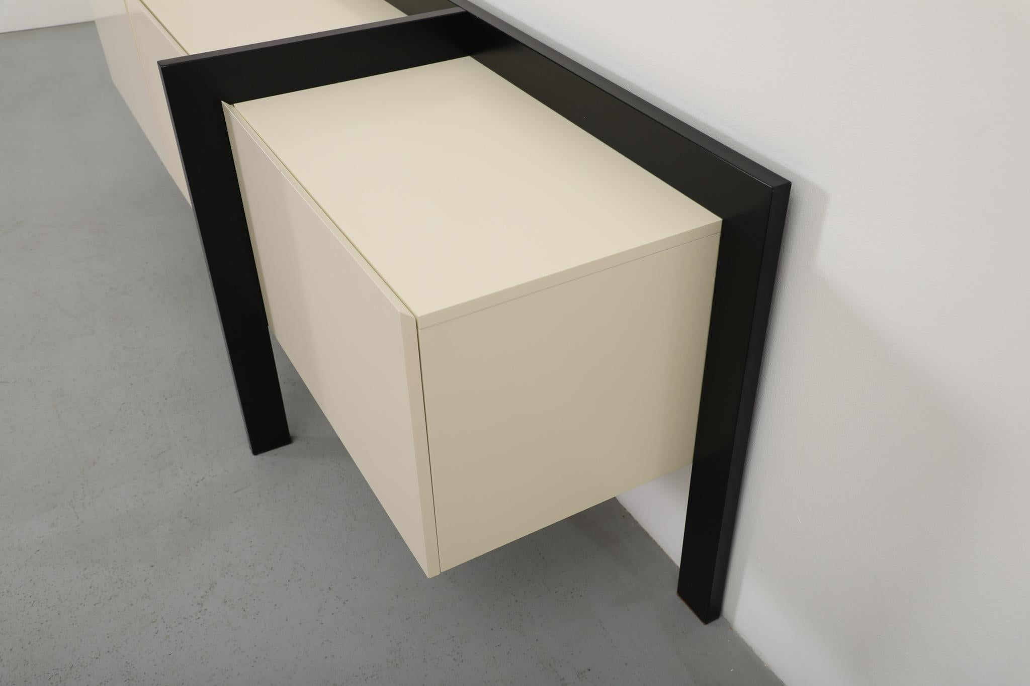 Credenza asimmetrica in bianco e nero di Castelijn, 1987 in vendita 4