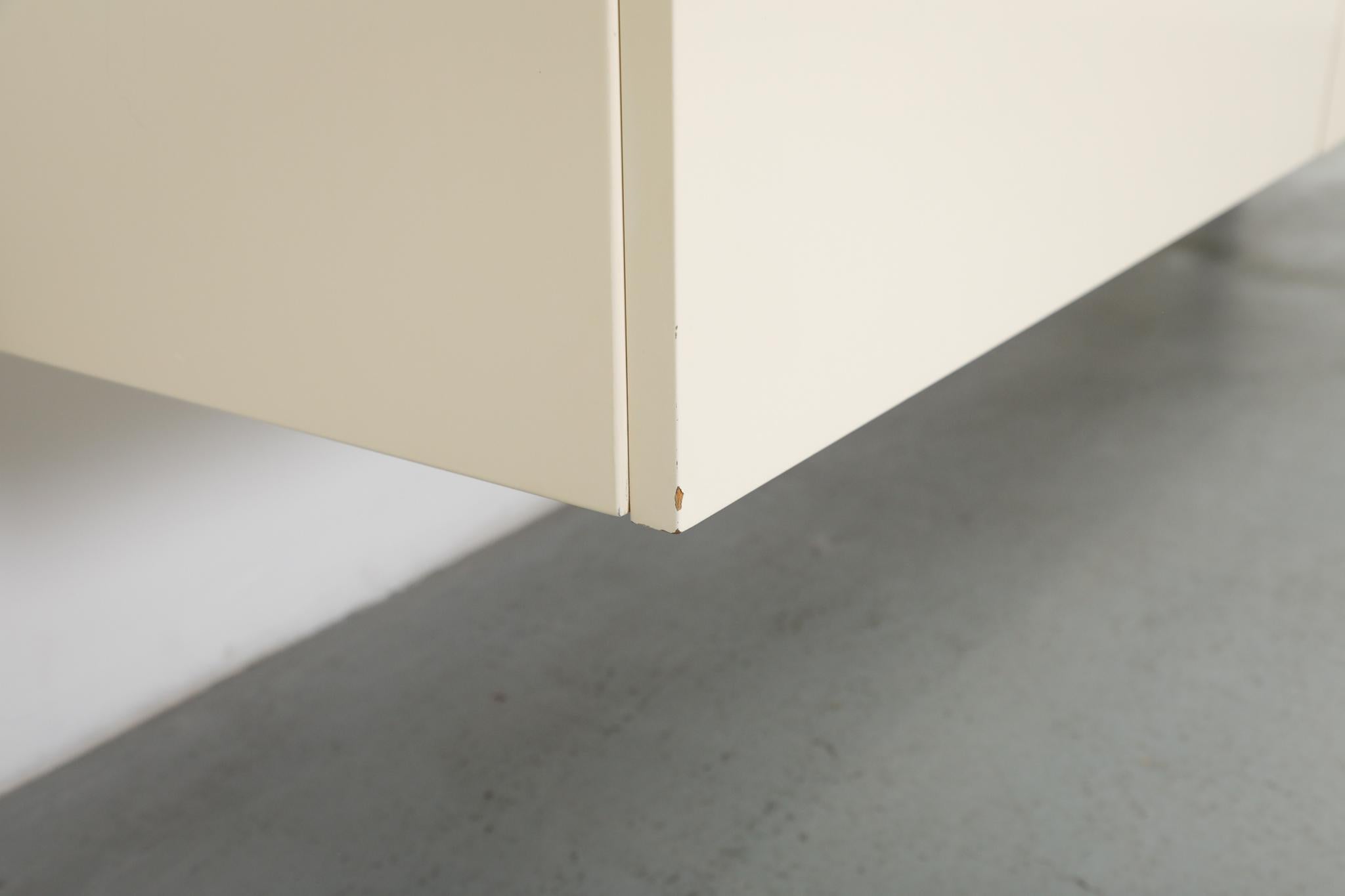 Credenza asimmetrica in bianco e nero di Castelijn, 1987 in vendita 9