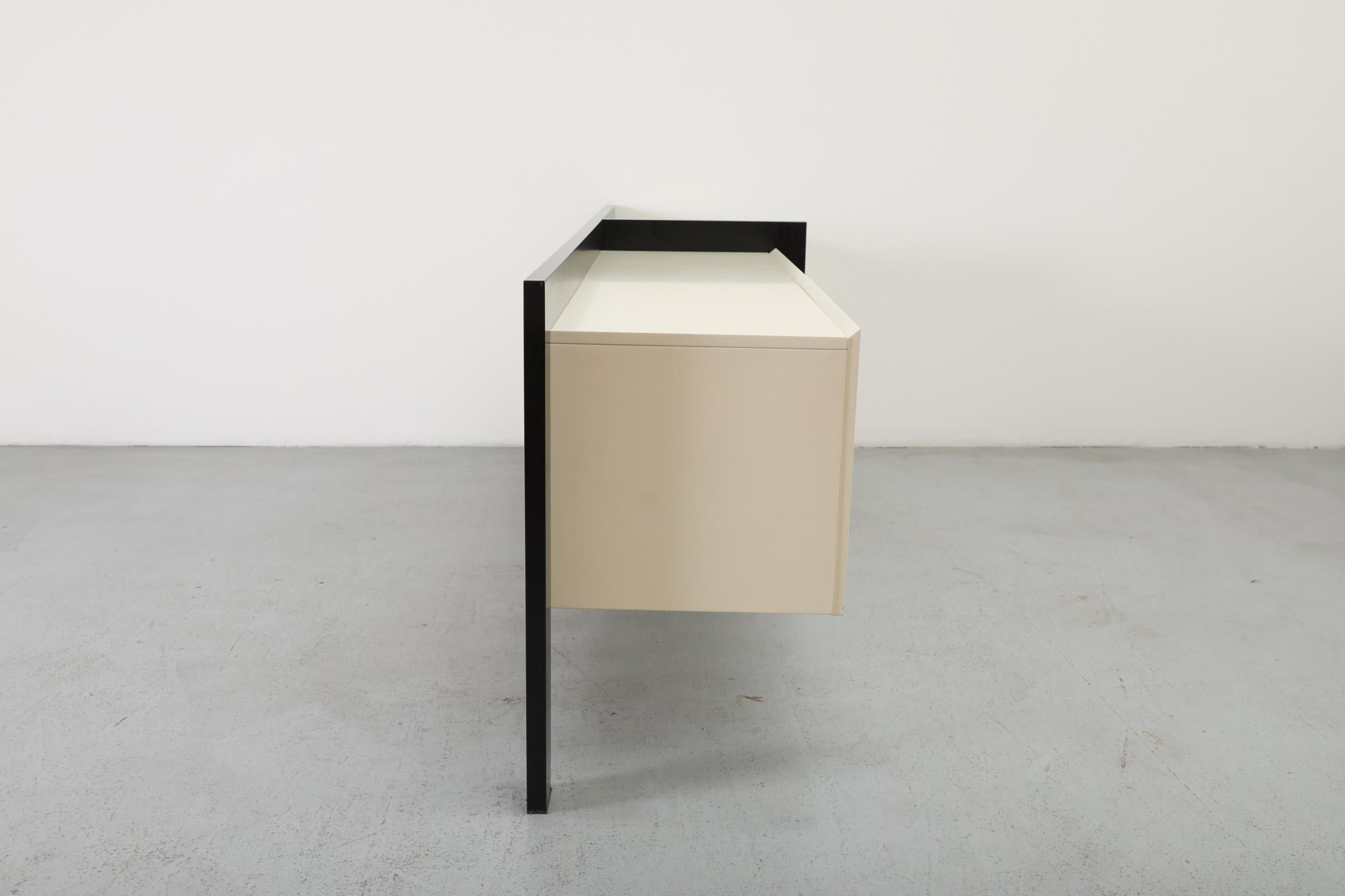 Credenza asimmetrica in bianco e nero di Castelijn, 1987 in vendita 11