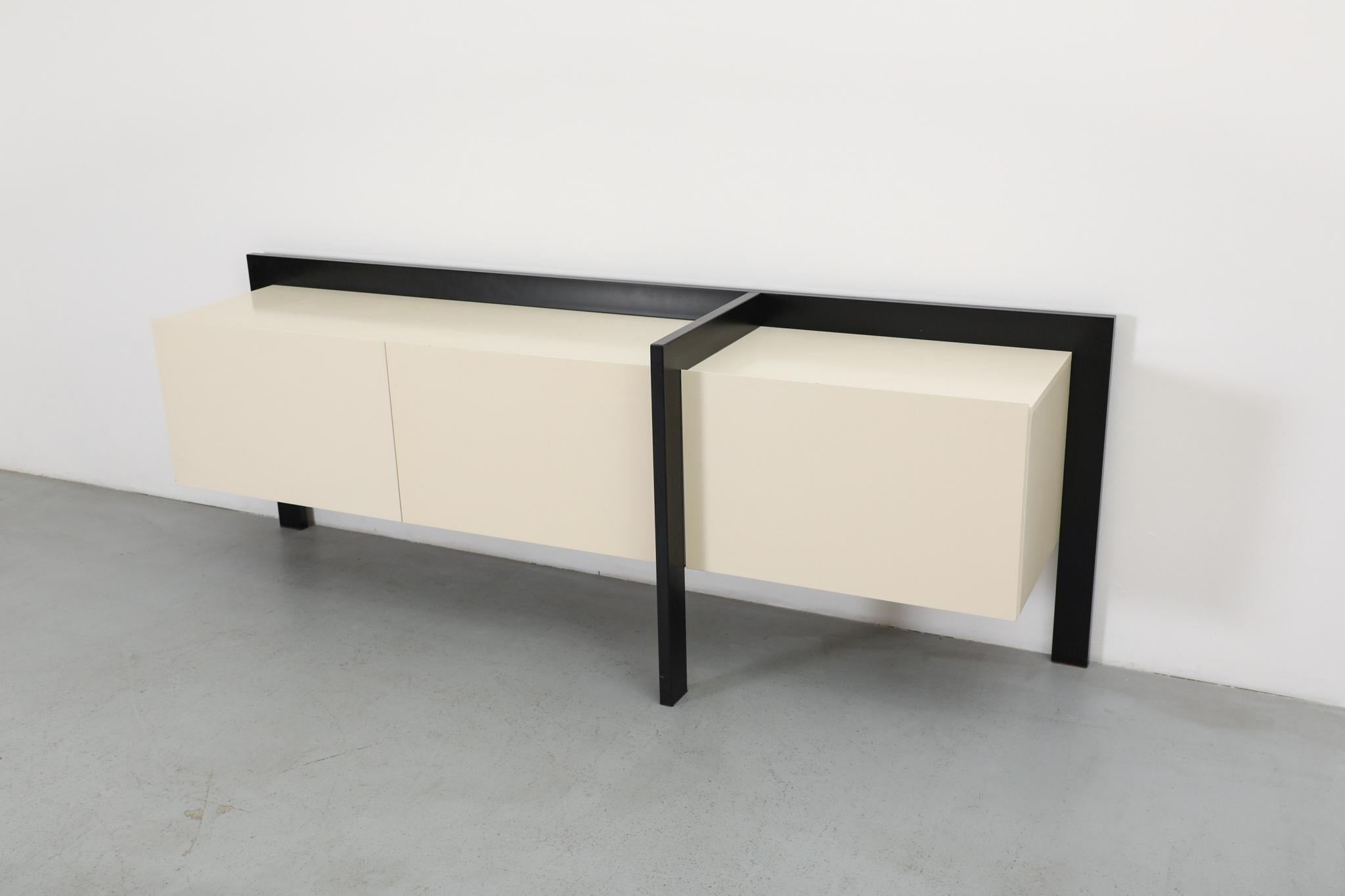 Credenza asimmetrica in bianco e nero di Castelijn, 1987 In condizioni buone in vendita a Los Angeles, CA