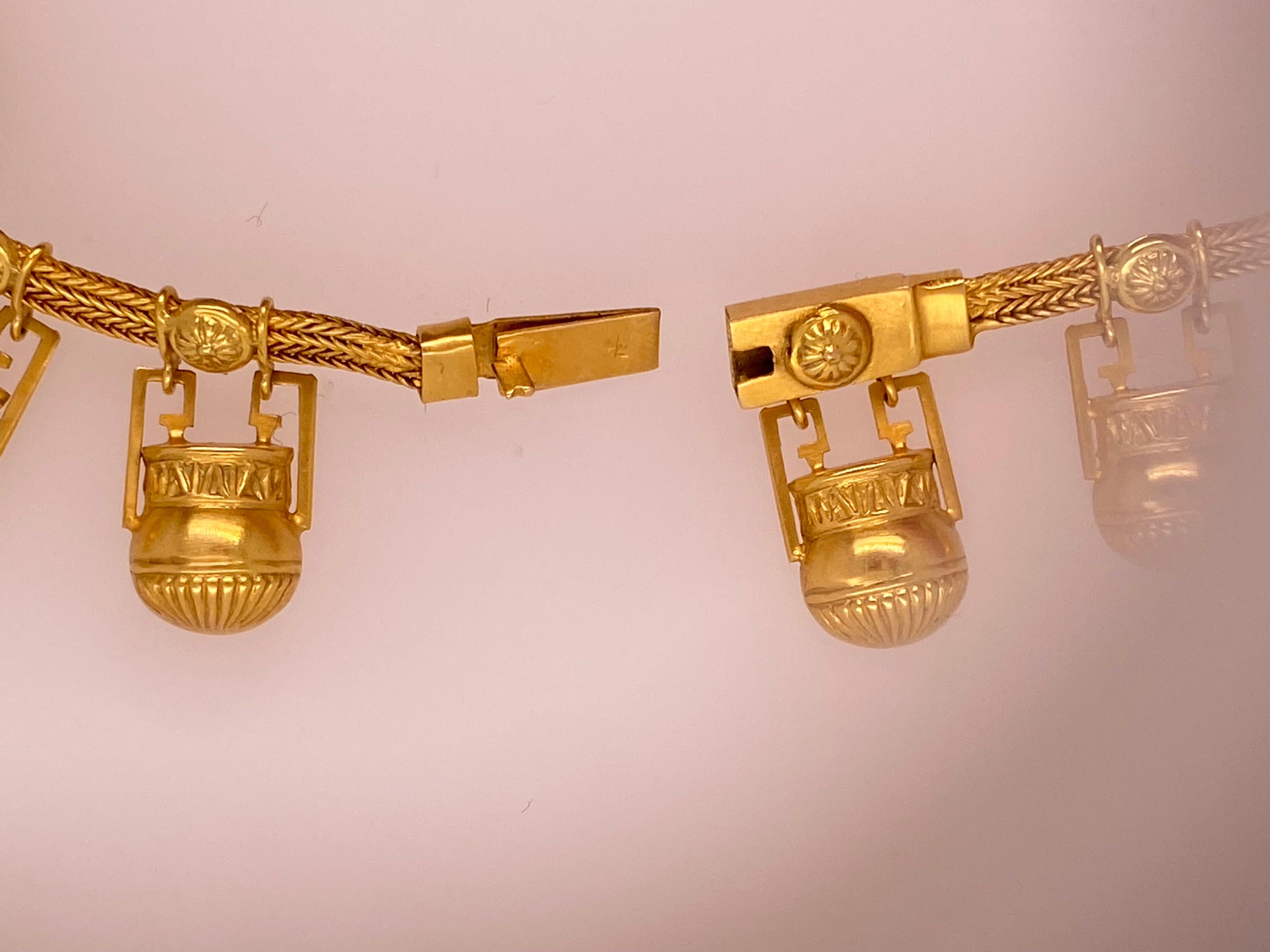 Castellani 15kt Gold Amphora Halskette im Zustand „Neu“ im Angebot in New York, NY