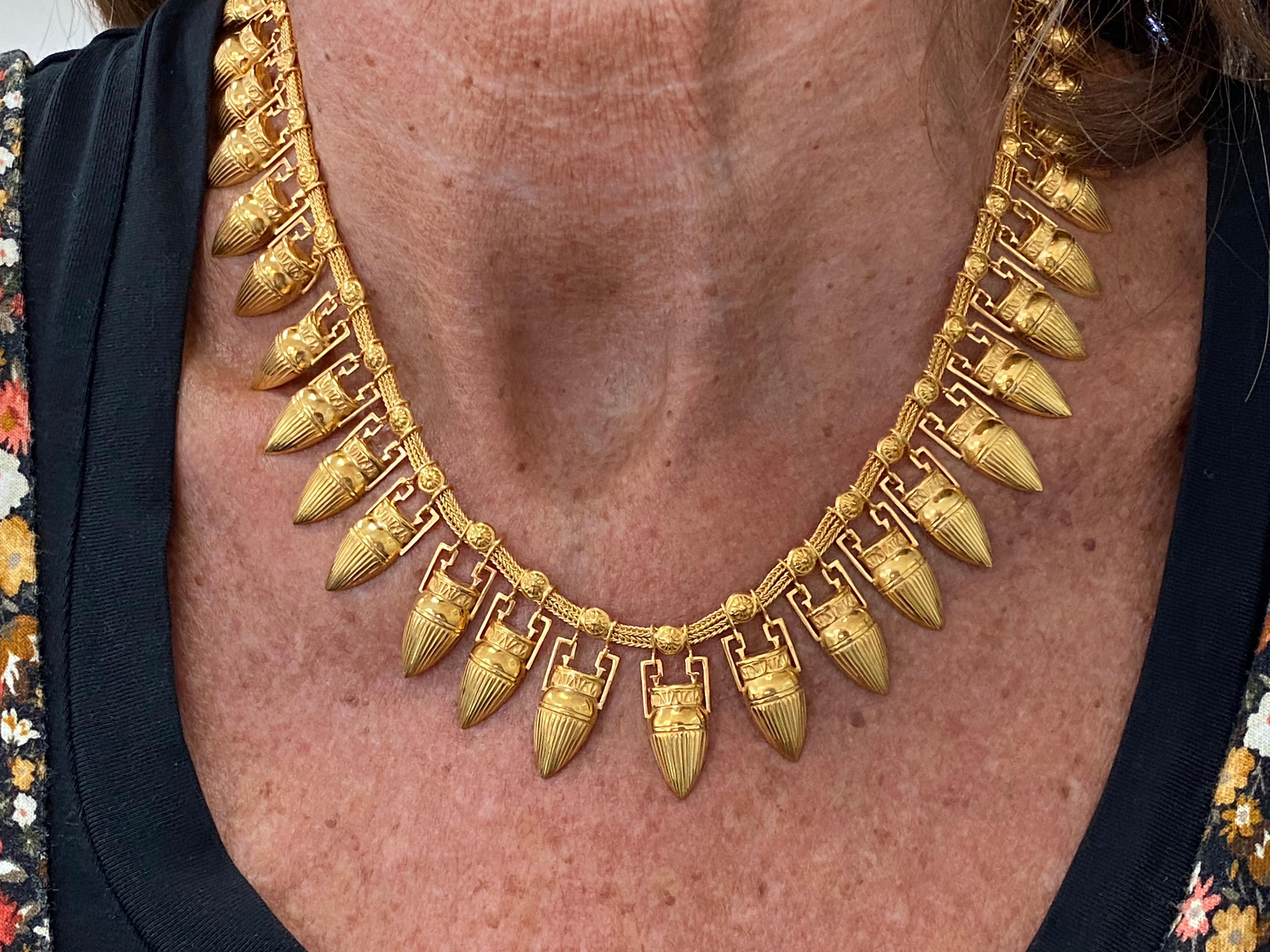 Castellani 18kt Gold Amphora Halskette (Neoetruskisch) im Angebot