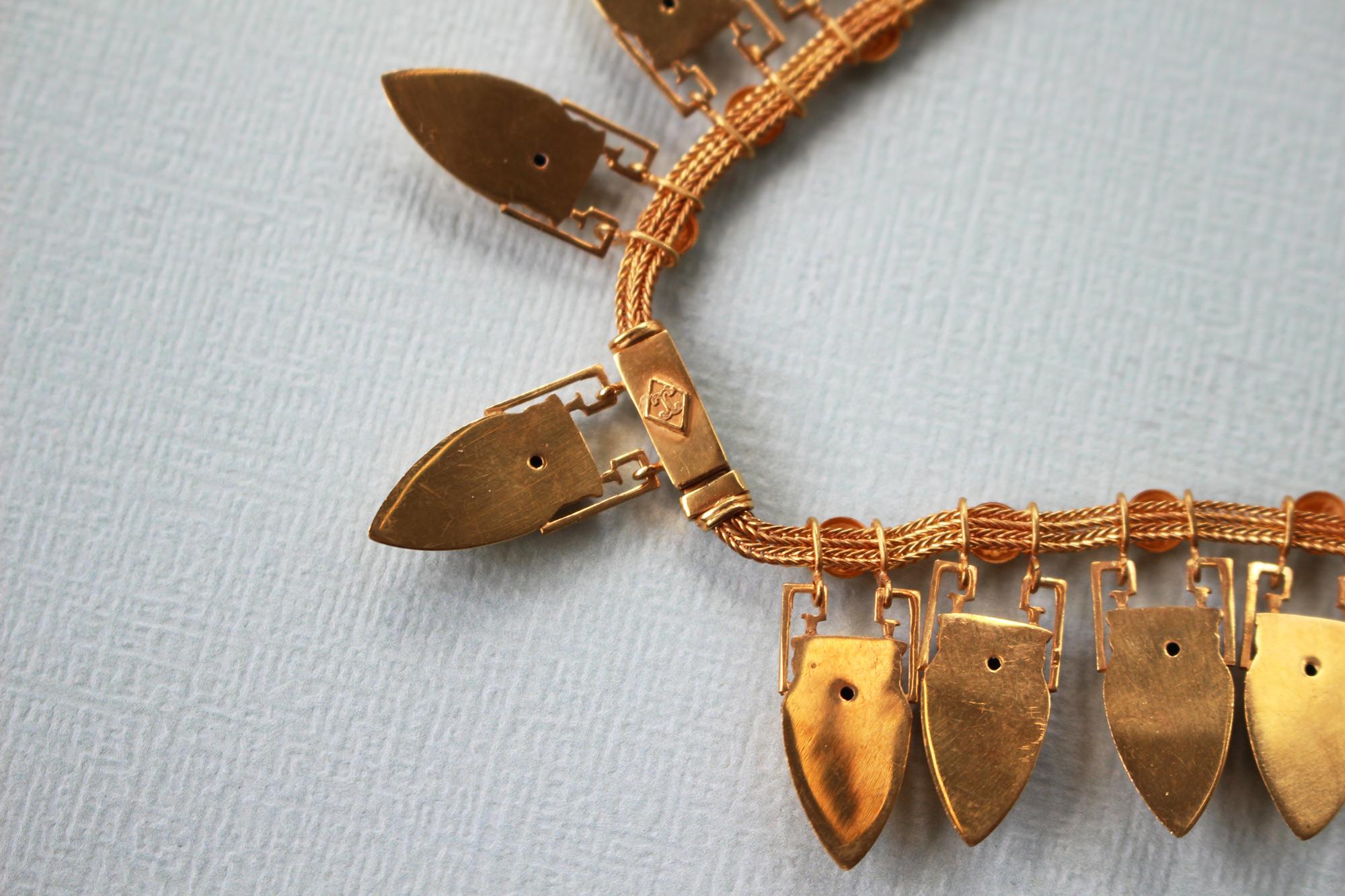 Castellani 18kt Gold Amphora Halskette im Angebot 2