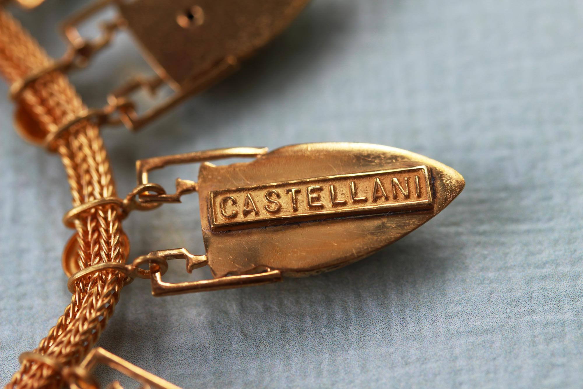 Women's or Men's Castellani 18kt Gold Amphora Necklace For Sale