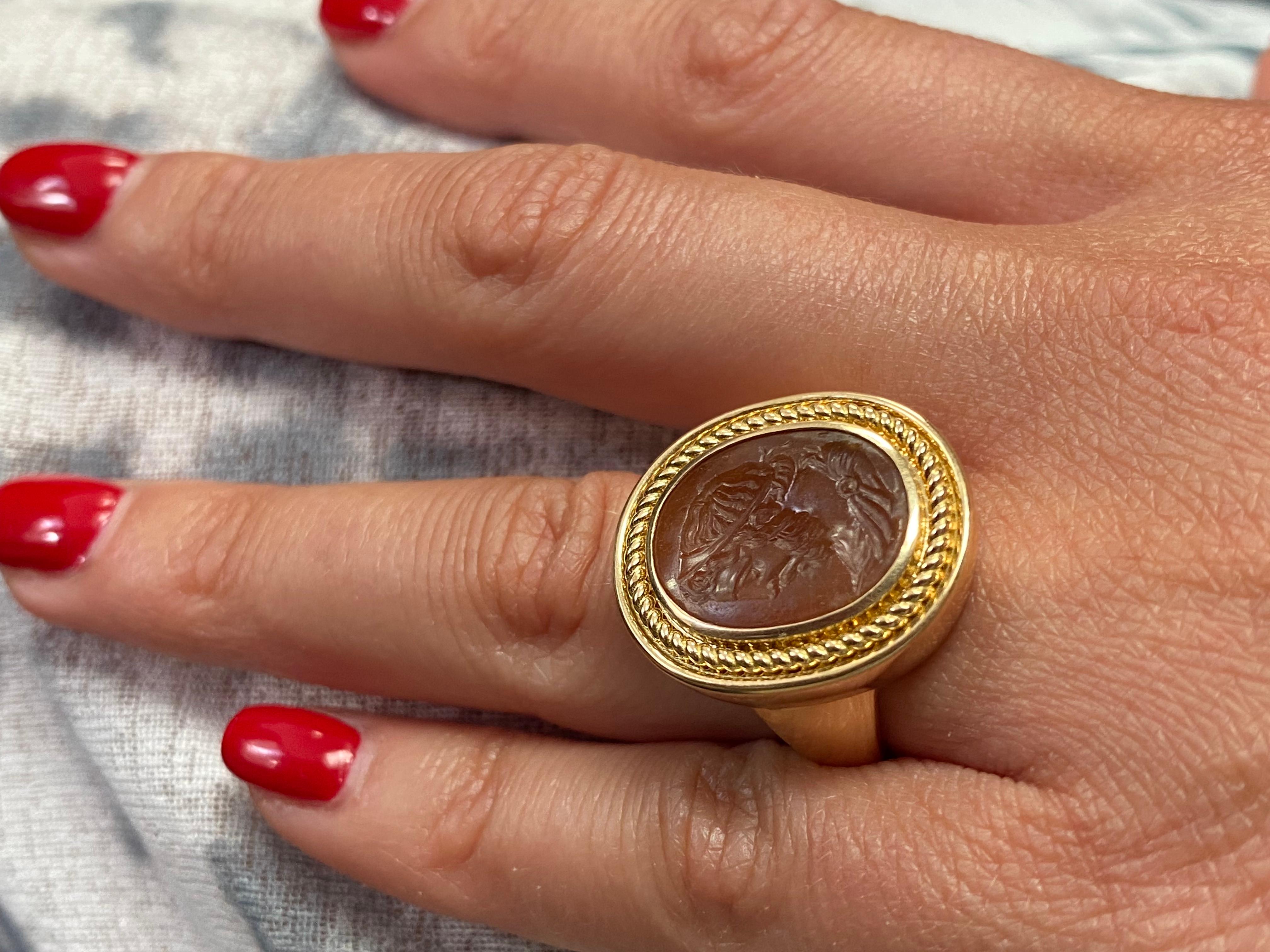 Castellani Antiker Ring aus 18 Karat Gold mit Karneol-Intaglio aus dem 7. Jahrhundert im Angebot 1