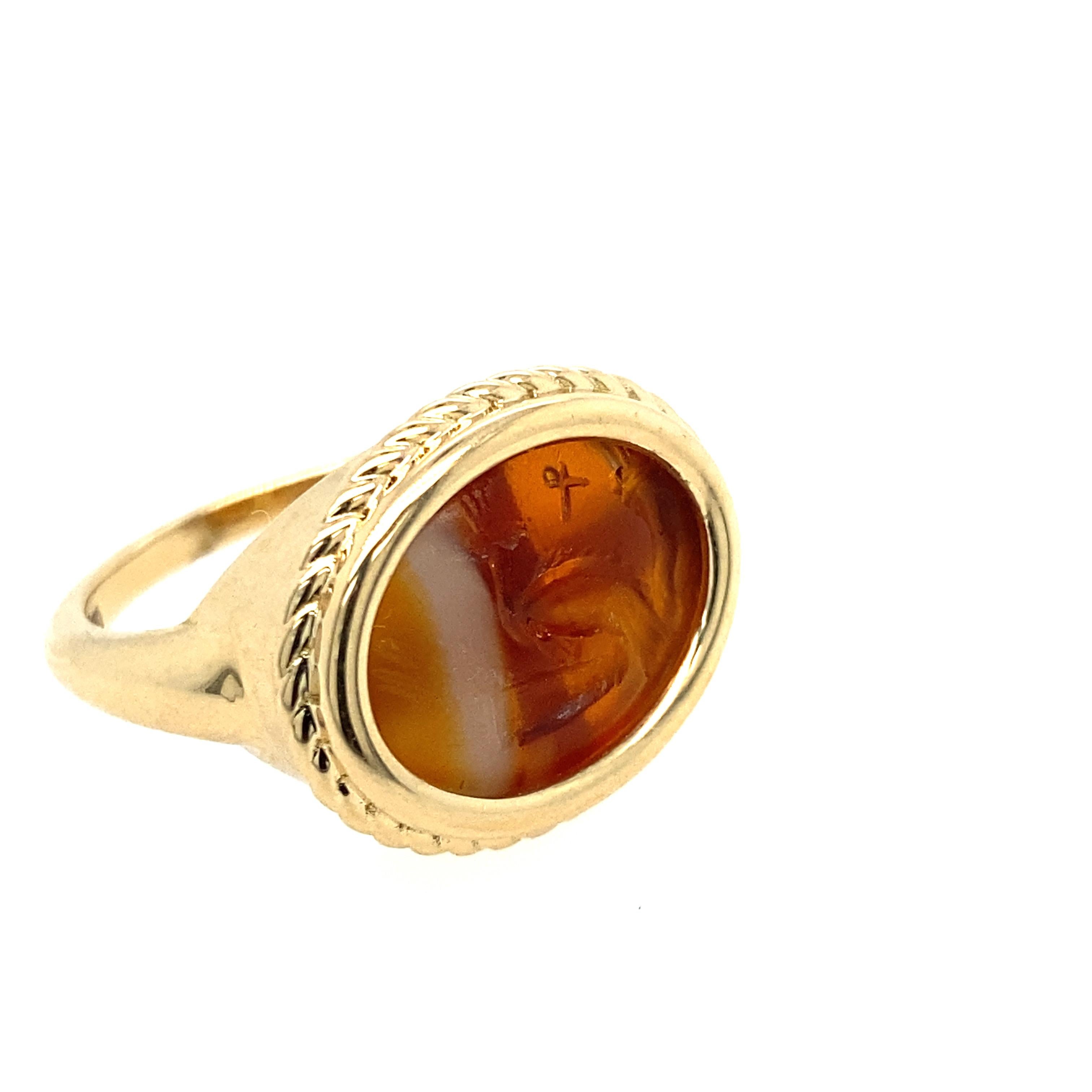Castellani Ancient Banded Agate Peacock Intaglio Gold Ring For Sale 2