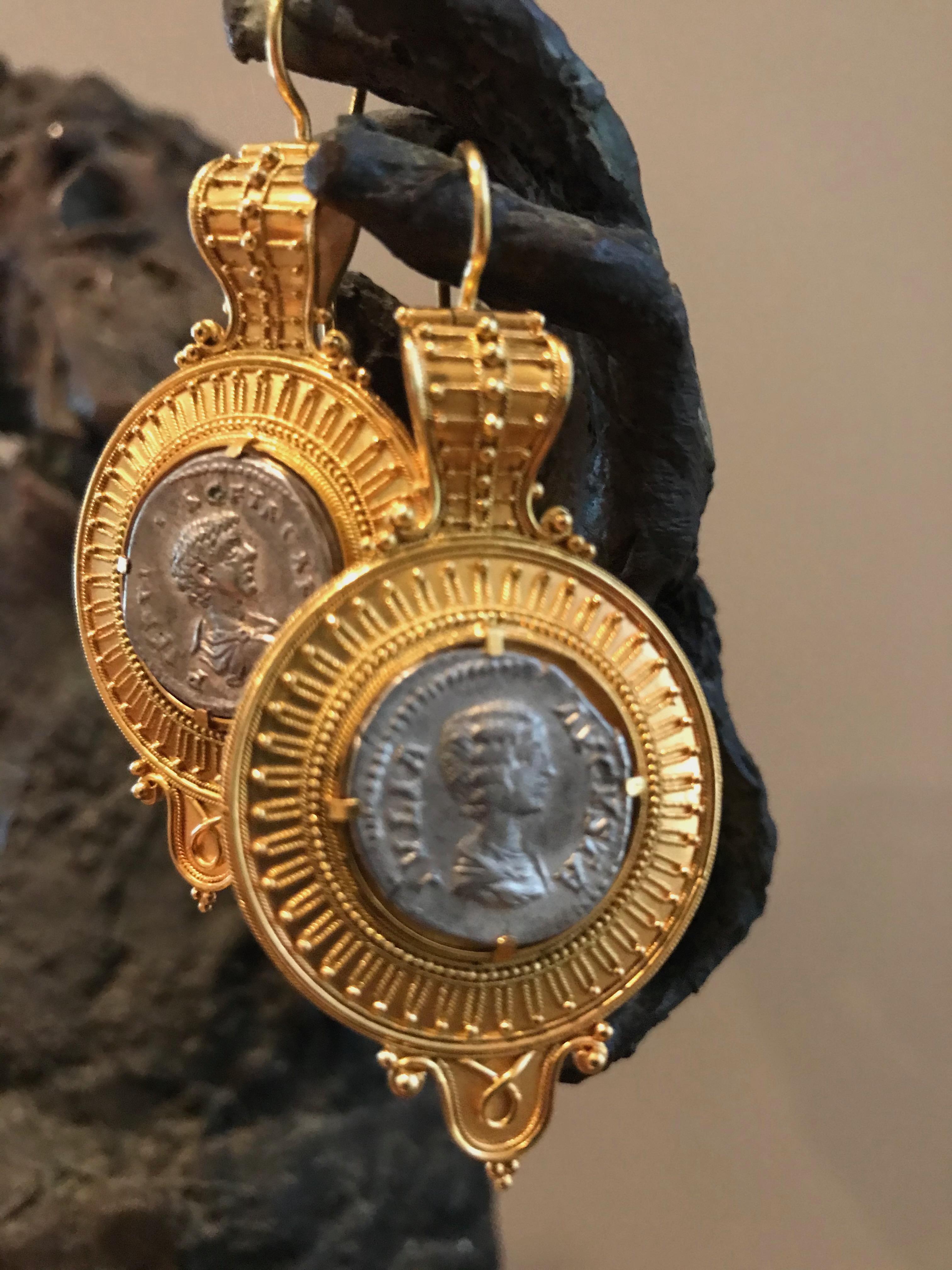 Castellani Pièces de monnaie grecques en argent circa 300BCE Boucles d'oreilles Bulla en or 15kt  en vente 5