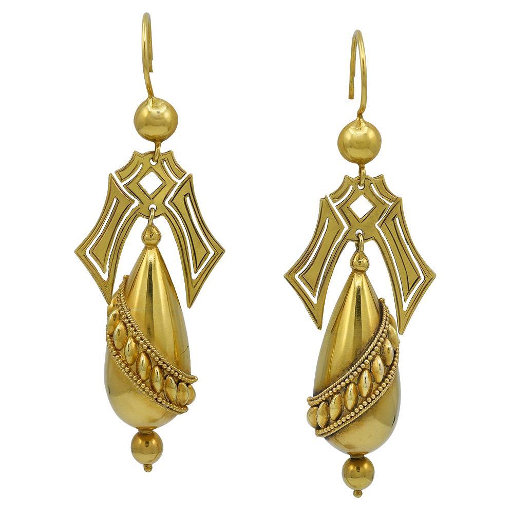 Castellani, boucles d'oreilles pendantes anciennes en or 15 carats de forme creuse en vente