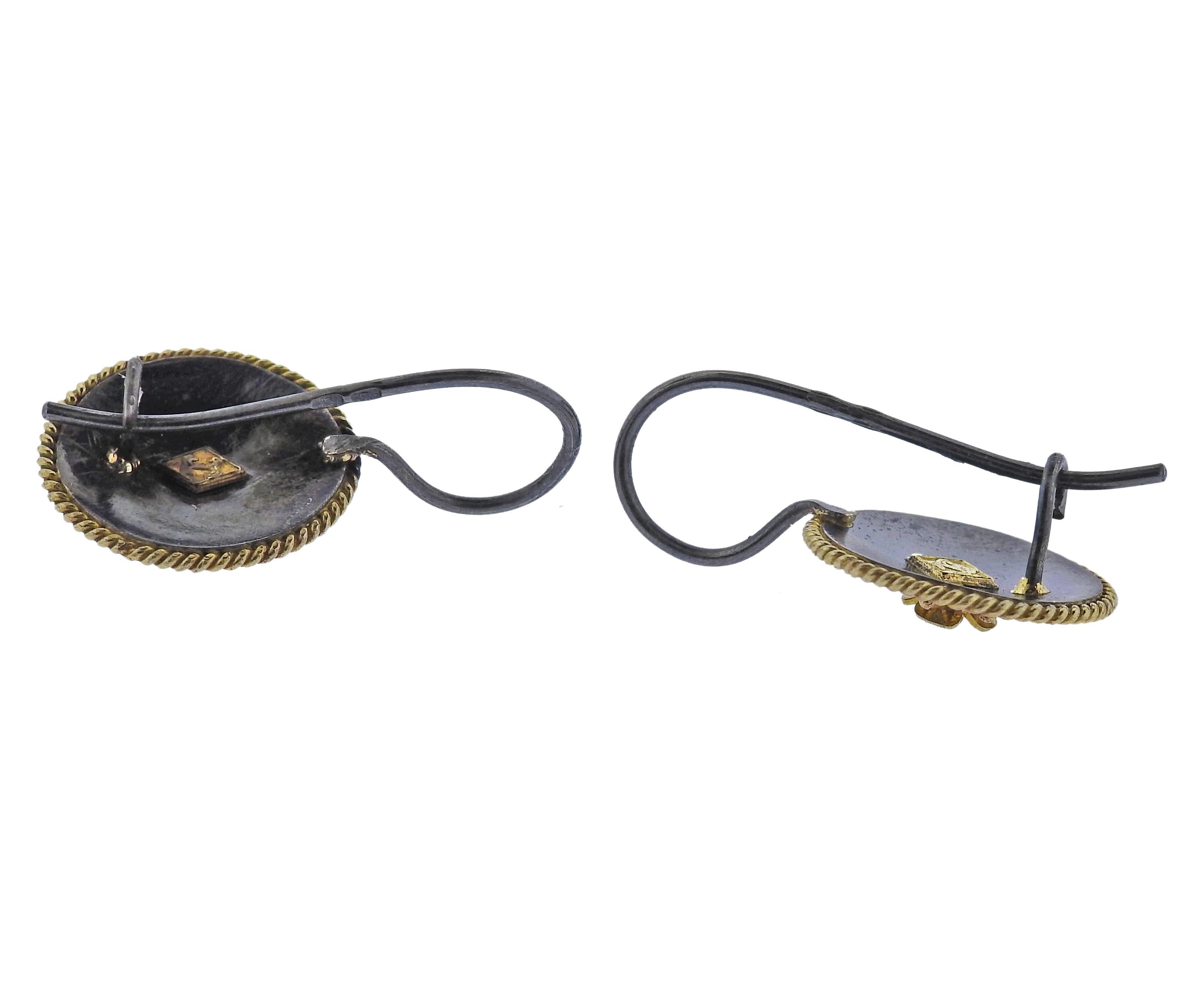 Castellani Granulierte Filigran-Ohrringe aus Gold und Silber im Zustand „Hervorragend“ im Angebot in Lambertville, NJ