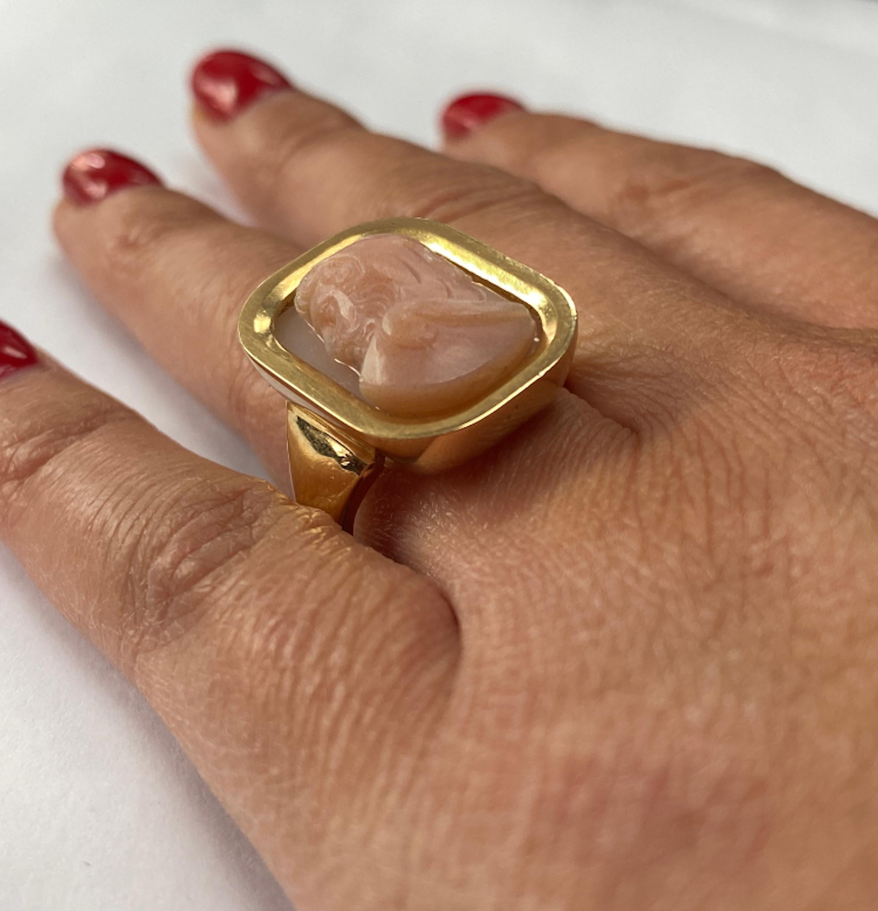Castellani Pink Agate 19th Century Hercules Cameo 18kt Gold Ring For Sale 1