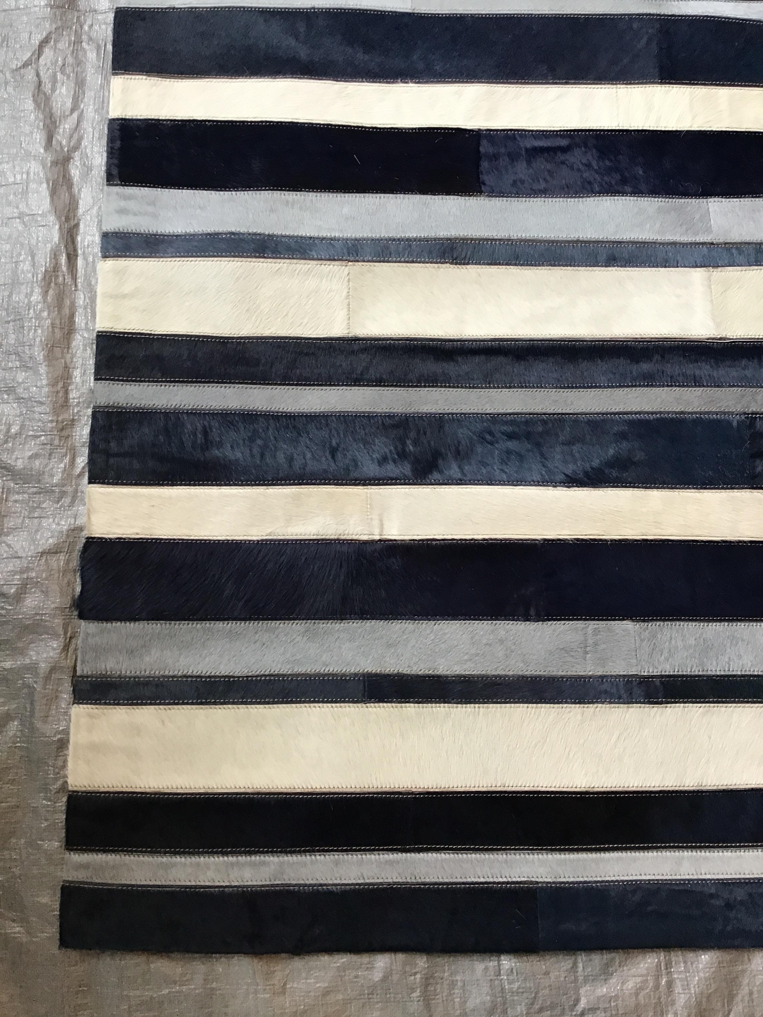 XXIe siècle et contemporain Tapis en poils de cuir Castelluxe 5 x 8 Design Boulevard en vente