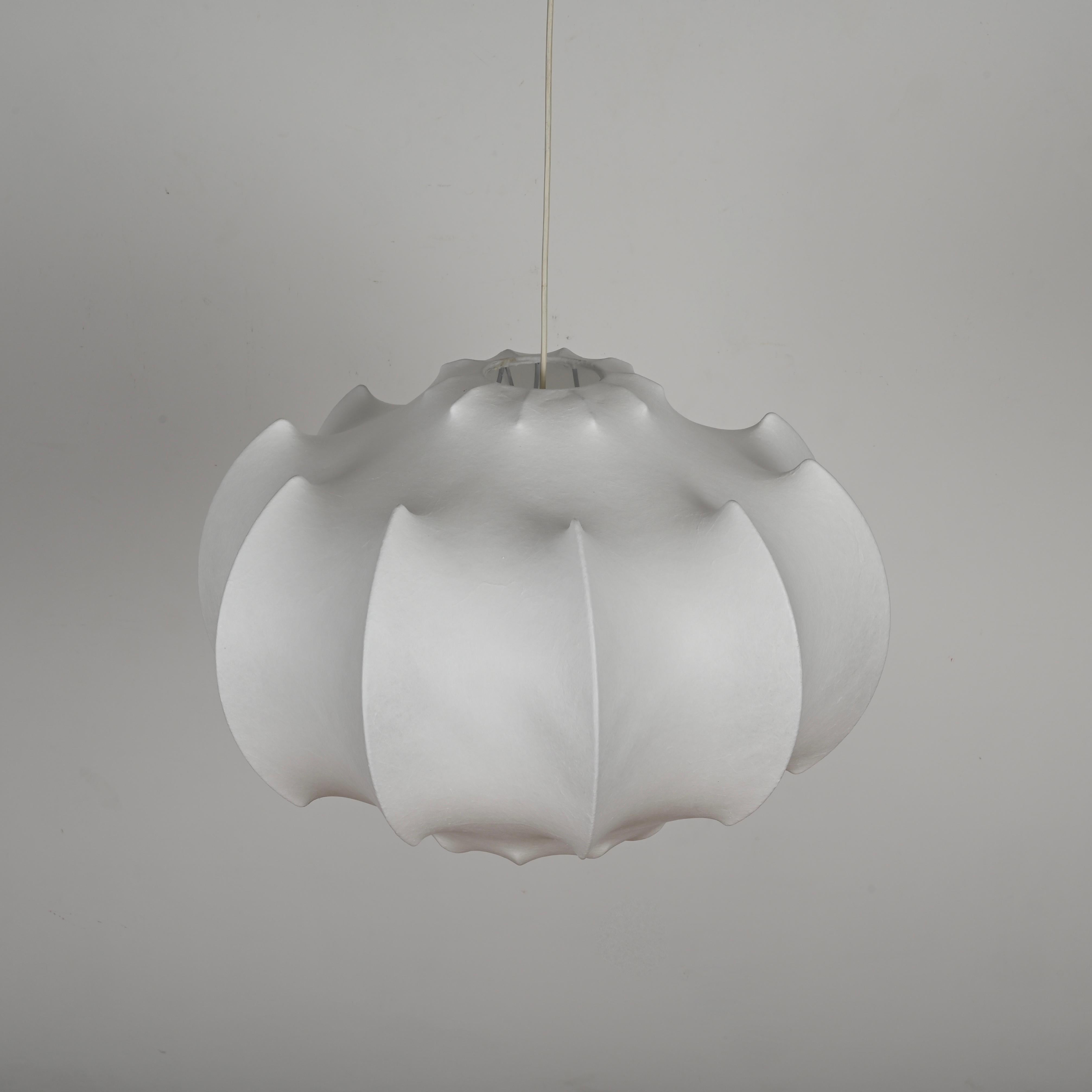 Große italienische Castiglioni-Pendelleuchte im Viscontea-Stil, Cocoon im Angebot 5
