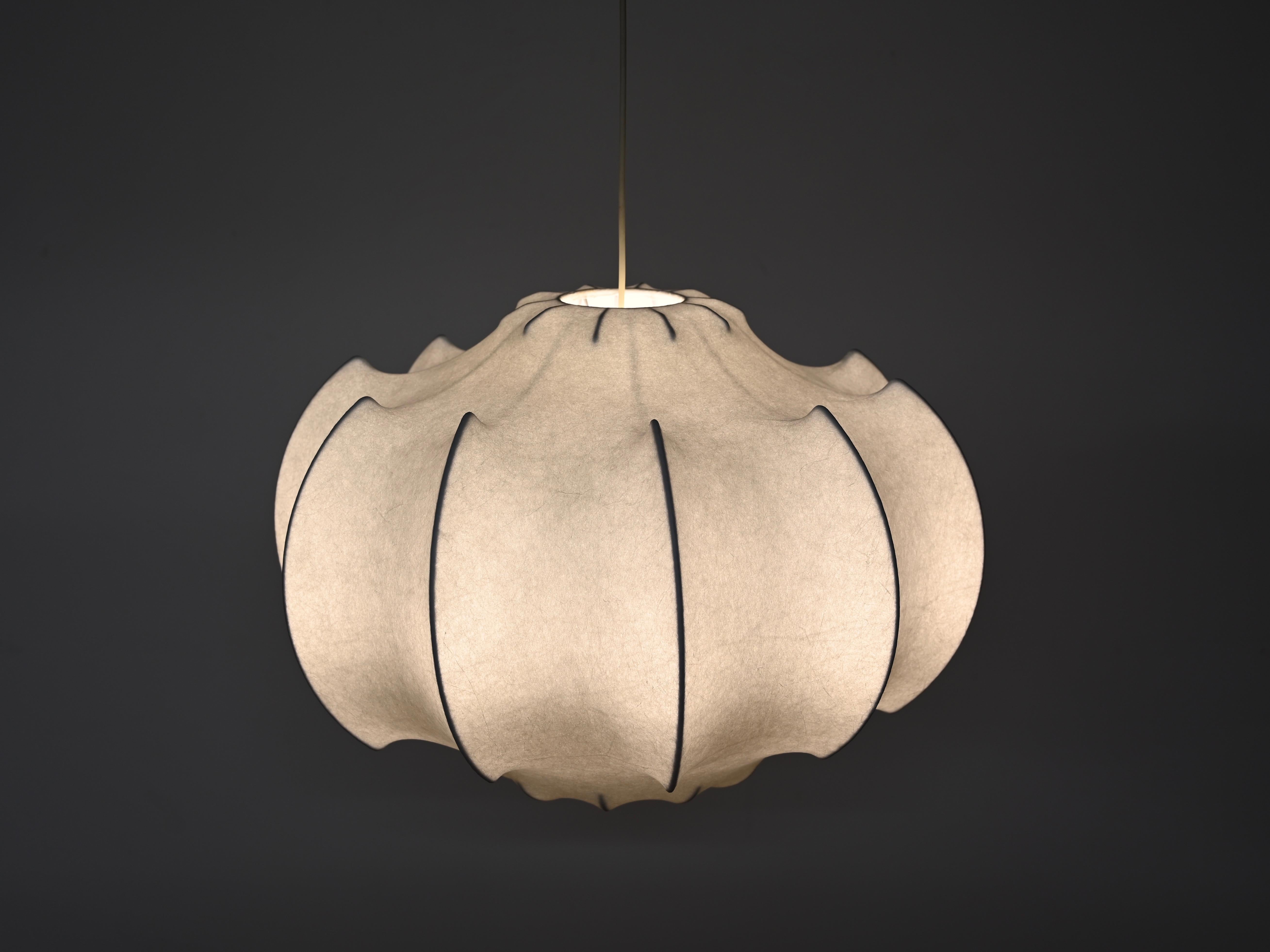 Große italienische Castiglioni-Pendelleuchte im Viscontea-Stil, Cocoon (Moderne der Mitte des Jahrhunderts) im Angebot