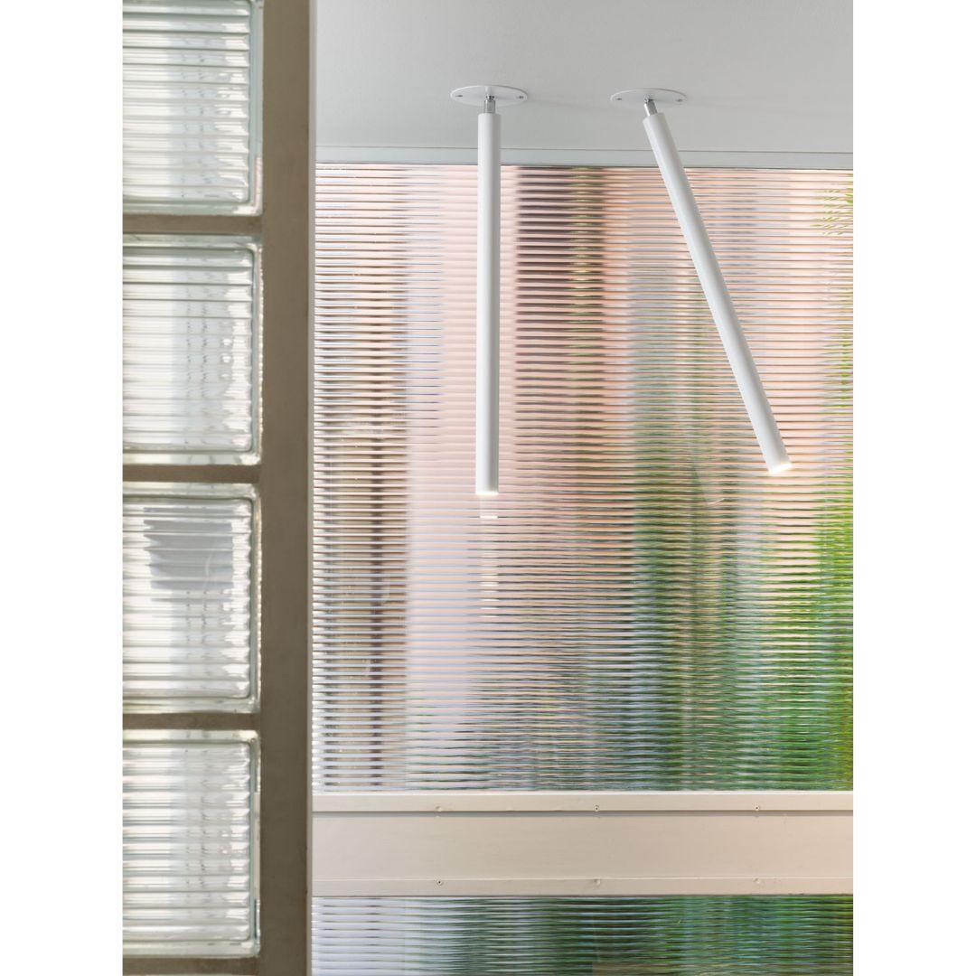 Castiglioni & Menghi 'Canna Nuda' metal ceiling lamp in chrome for Nemo lighting

This beautifully designed minimalistic ceiling lamp is adjustable to 25 degrees. The lamp features a vertical bar with integrated LED which emits an elegant and
