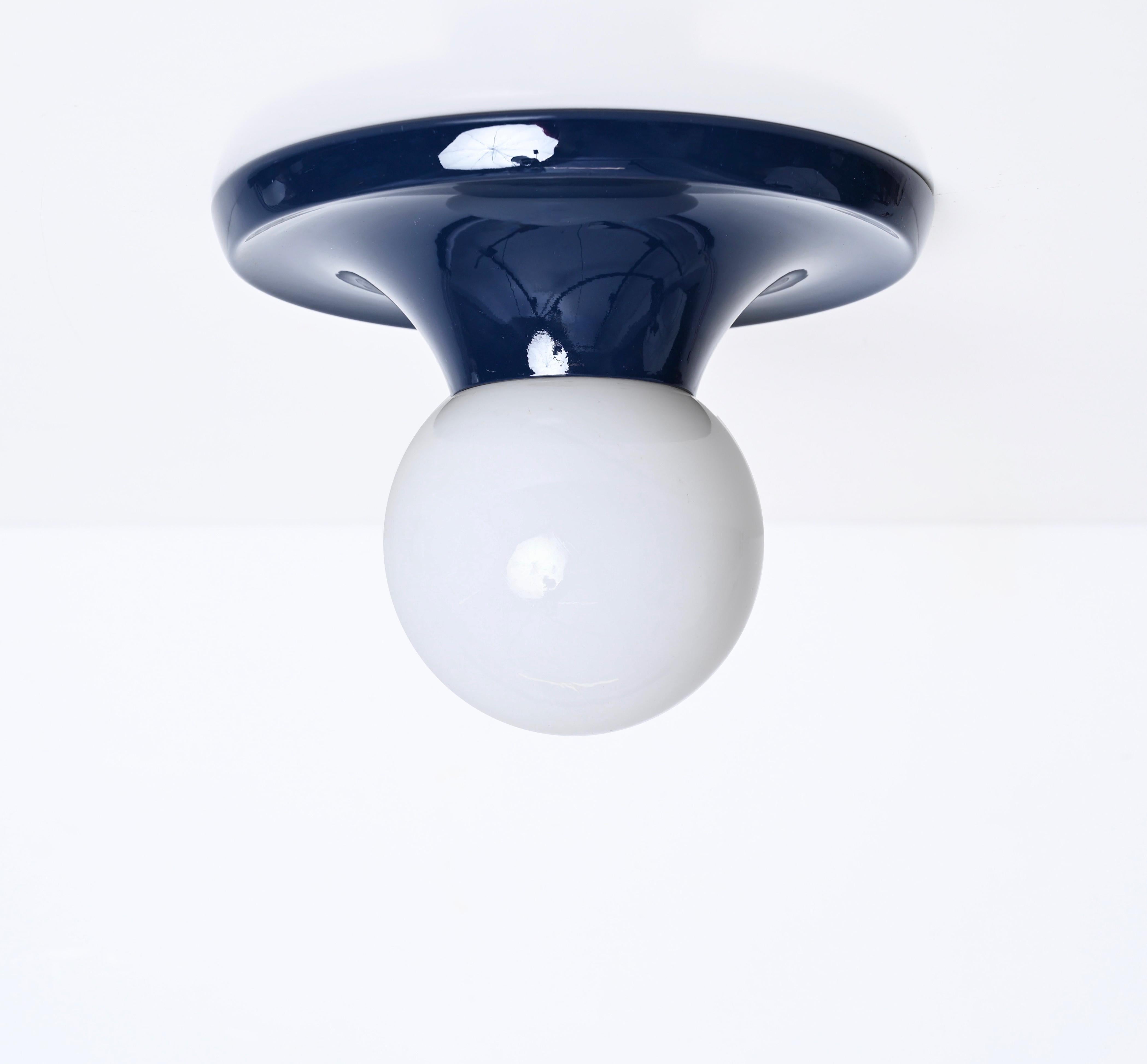 Castiglioni Blaue Metall-Leuchtkugel aus der Jahrhundertmitte für Flos, 1970er Jahre (Emailliert) im Angebot