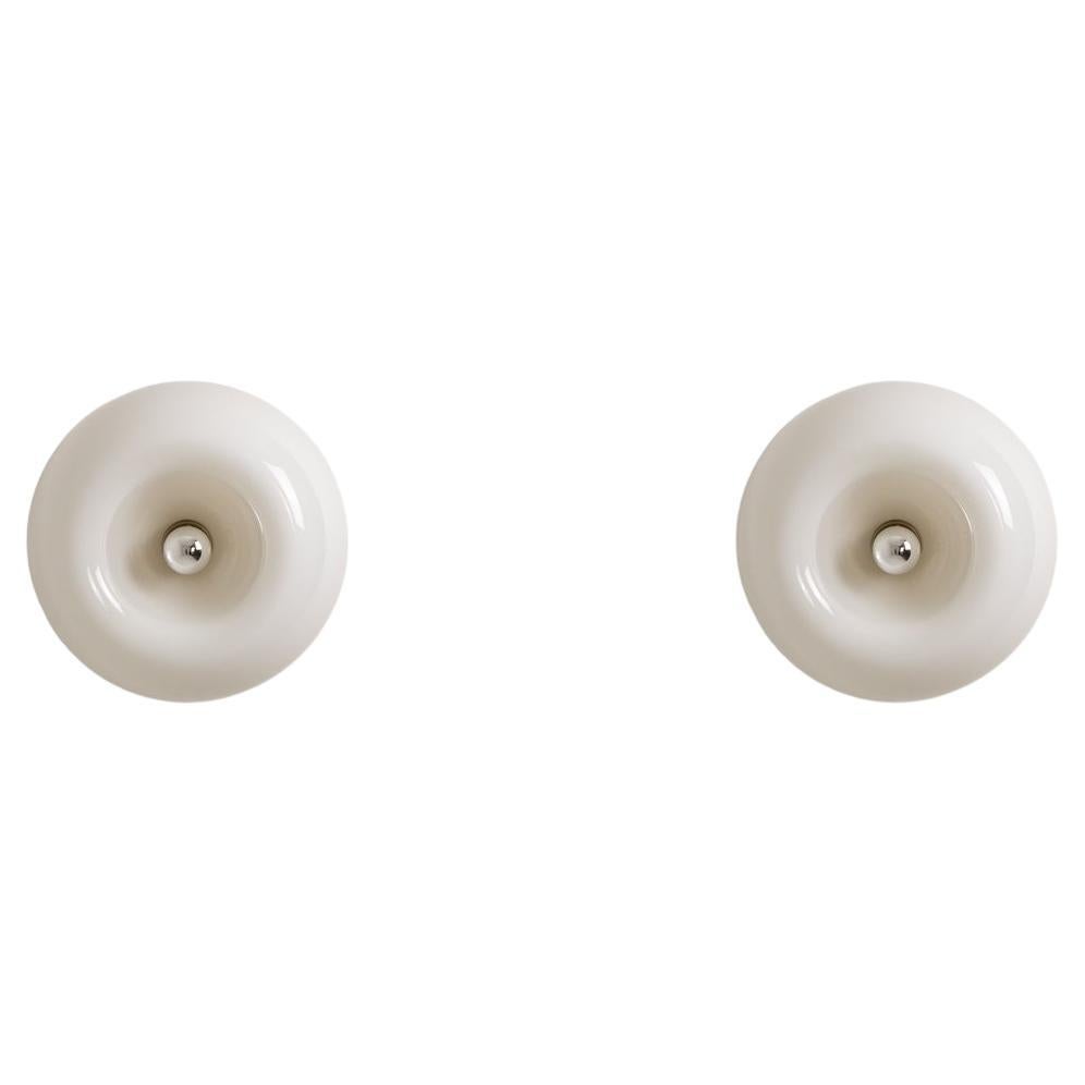 Castiglioni. Pair of opaline glass wall sconces. 20th century. in vendita