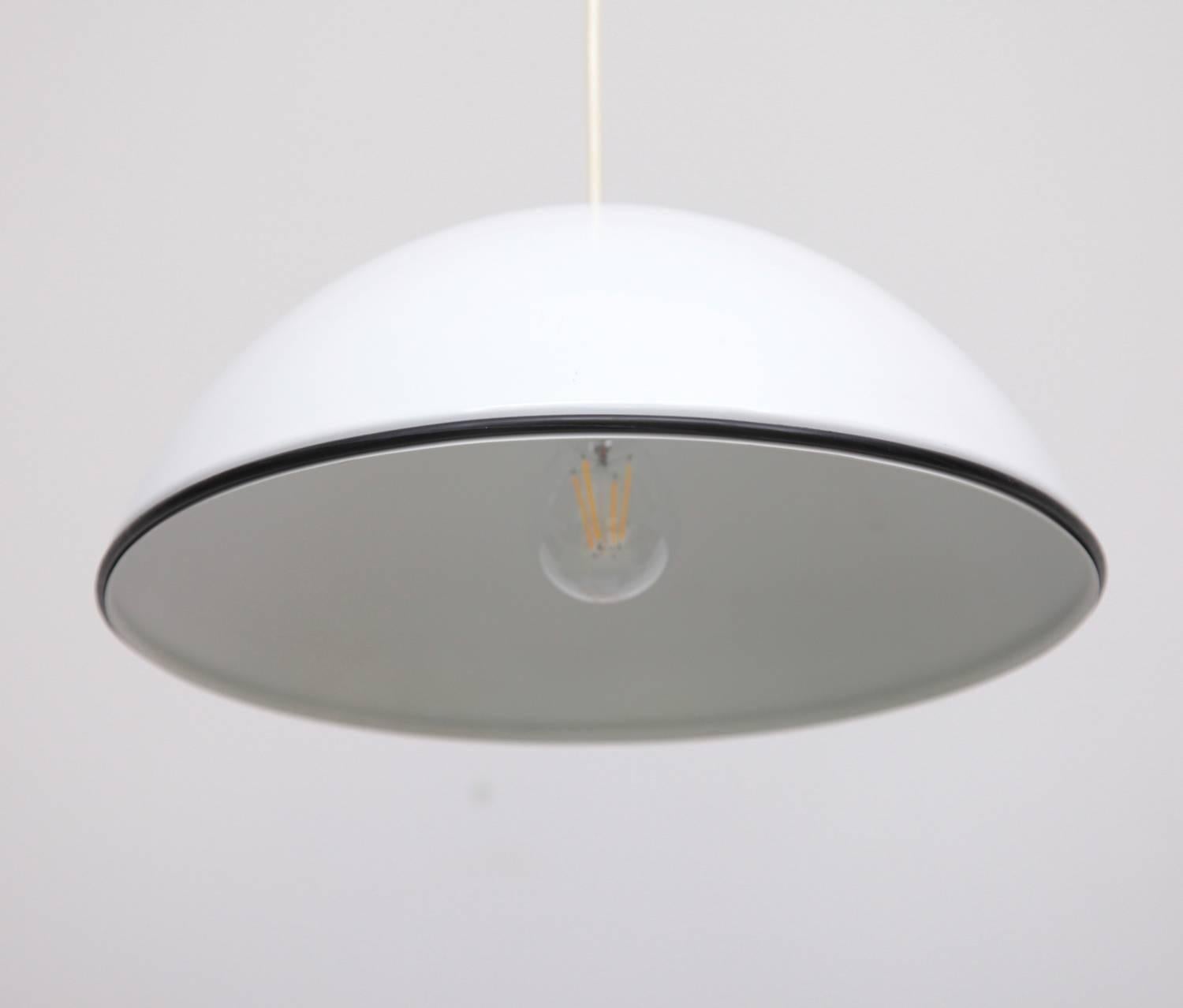 Italian Castiglioni Release Pendant Lamps in White for Flos, Italy, 1962 For Sale