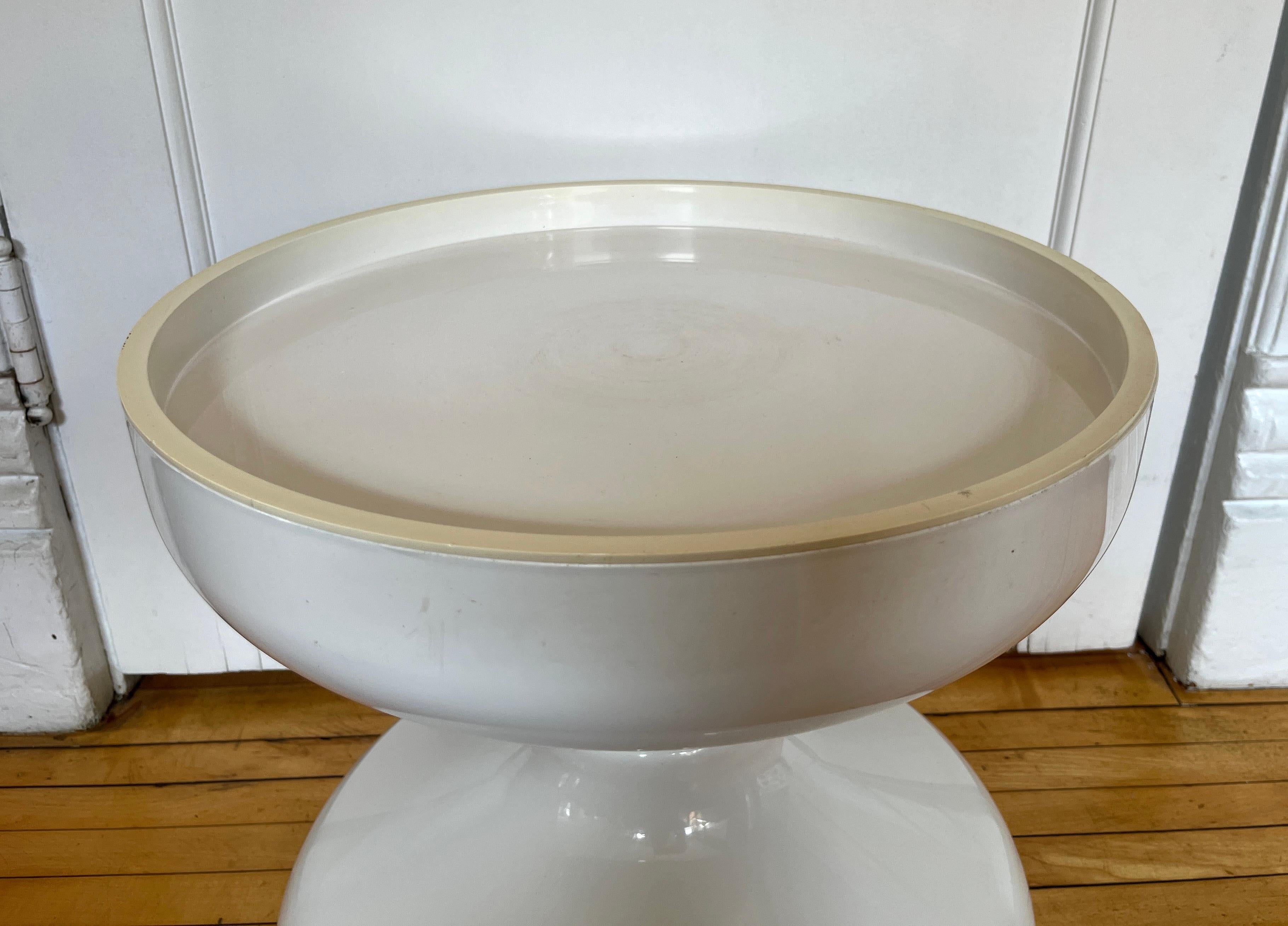 Sgabello o tavolo in plastica bianca Castiglioni Rochetto di Kartell, metà del secolo scorso In condizioni buone in vendita a Chicago, IL