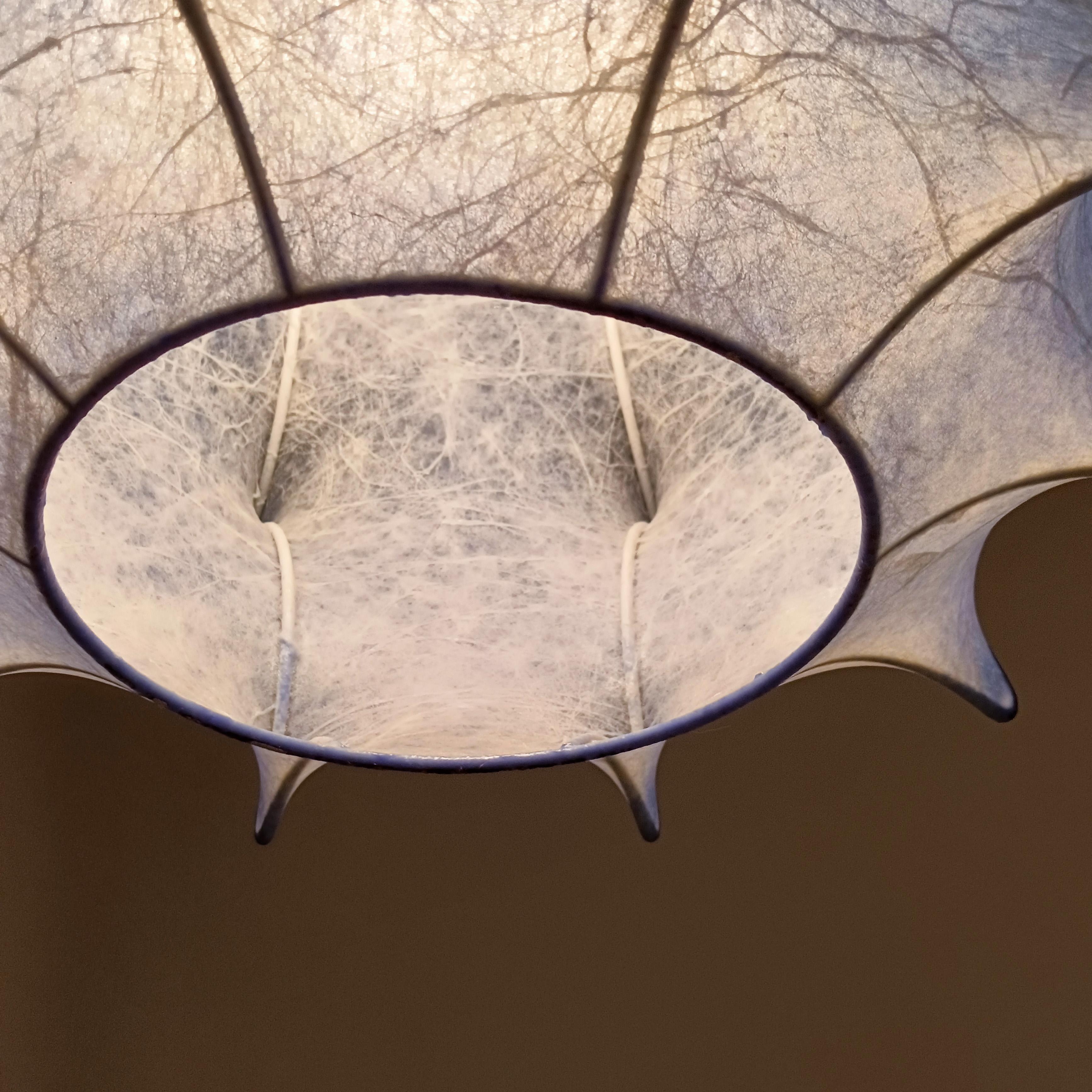 Castiglioni style. Space Age Cocoon pendant lamp, Italy, 1970s im Angebot 4