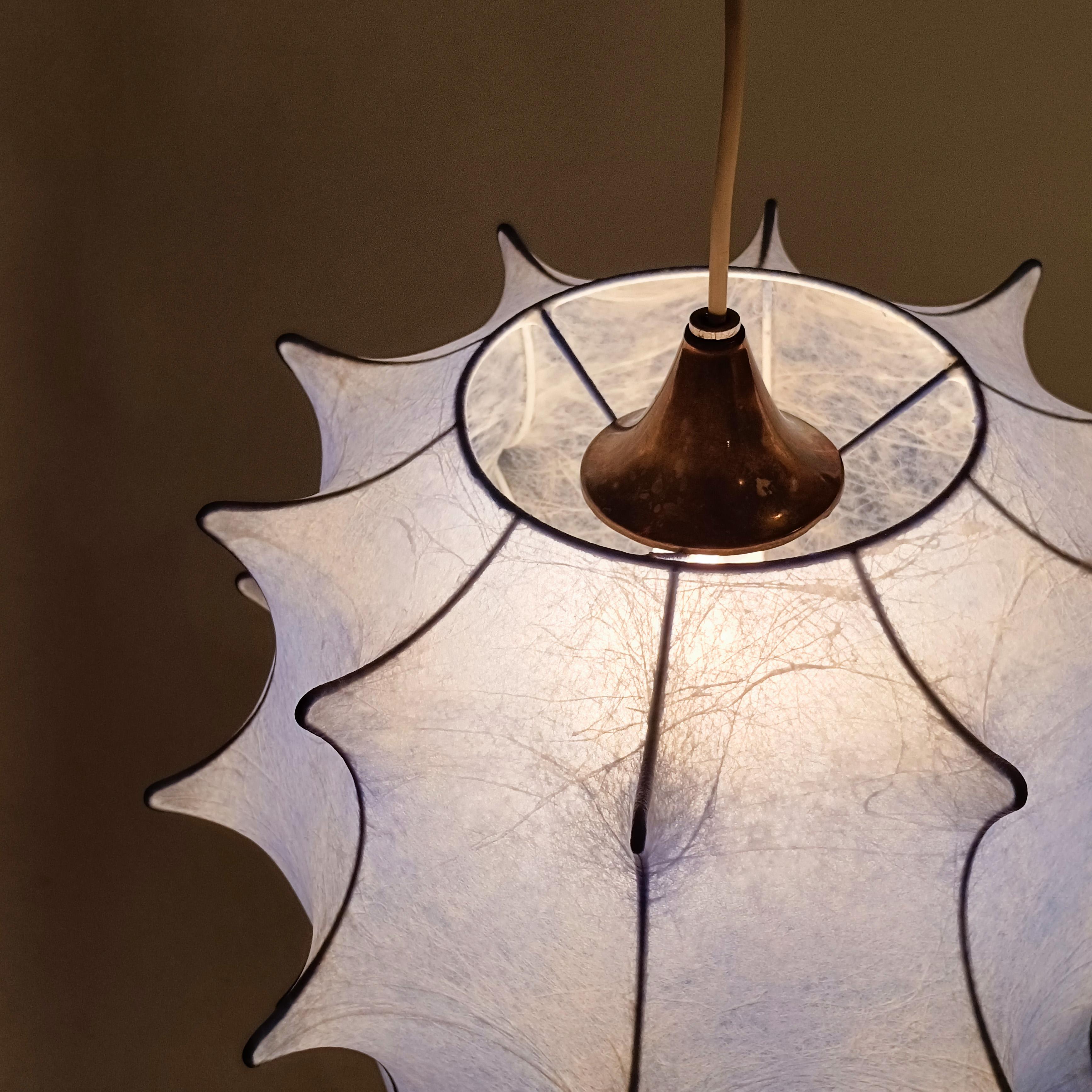 Castiglioni style. Space Age Cocoon pendant lamp, Italy, 1970s im Angebot 2