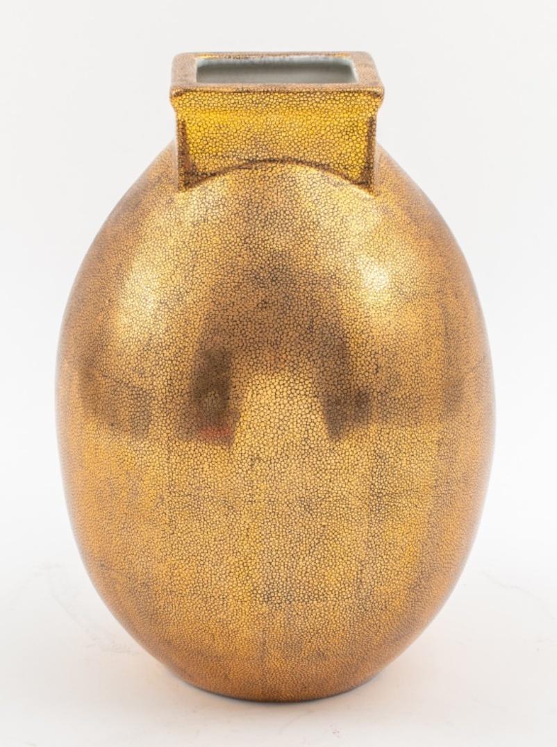 Vintage Castilian metallic gold crackle glasiert Porzellan Keramik Vase von Ei Form mit einem quadratischen Mund, auf der Unterseite markiert. 12