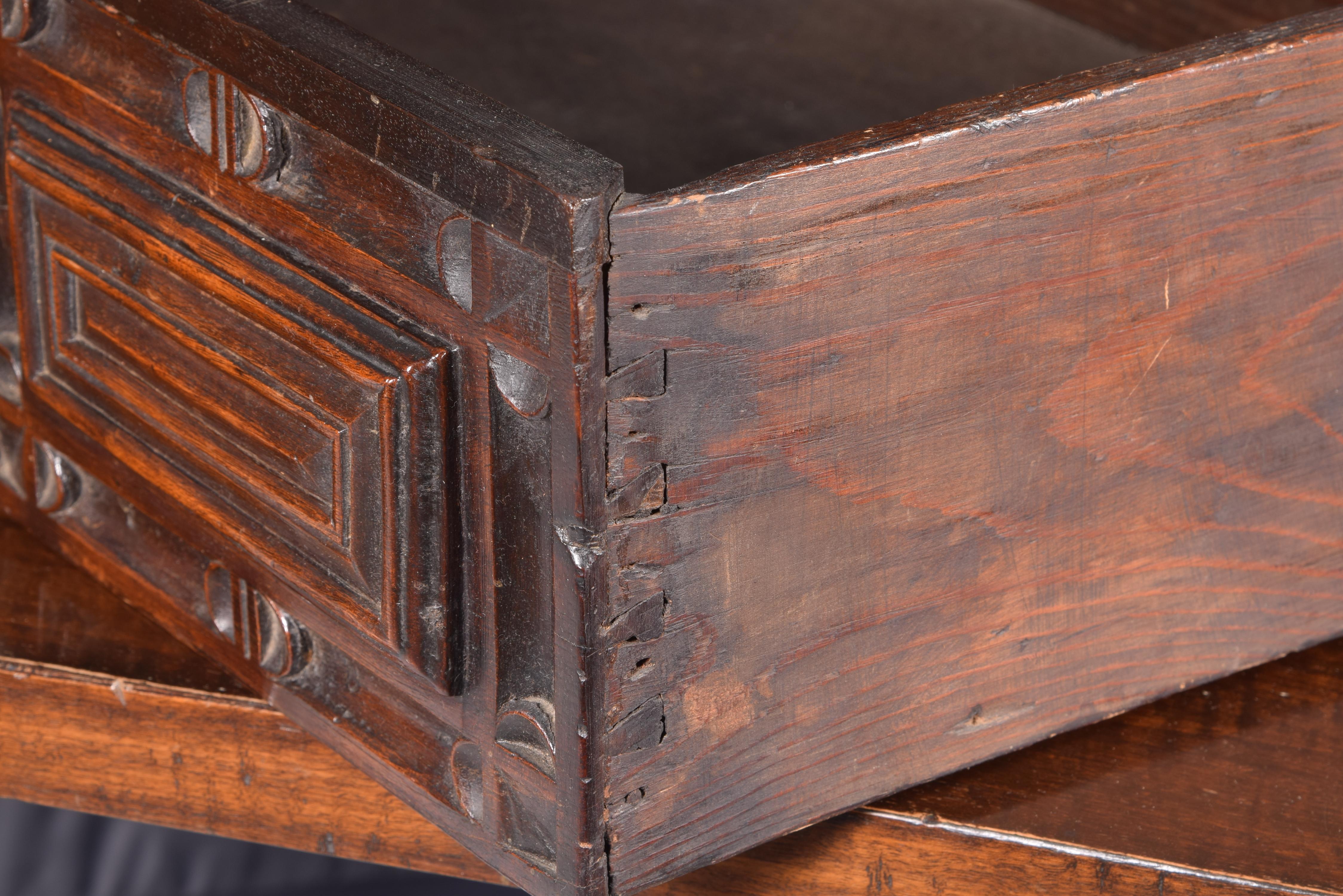 Castilian table. Walnut wood, iron. Spain, 17th century.  For Sale 6