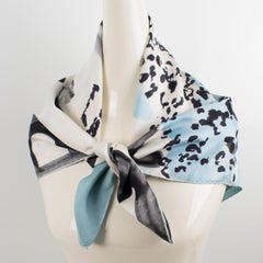 Castillo - Écharpe en soie:: années 1950 - Scène de corrida espagnole en noir et bleu