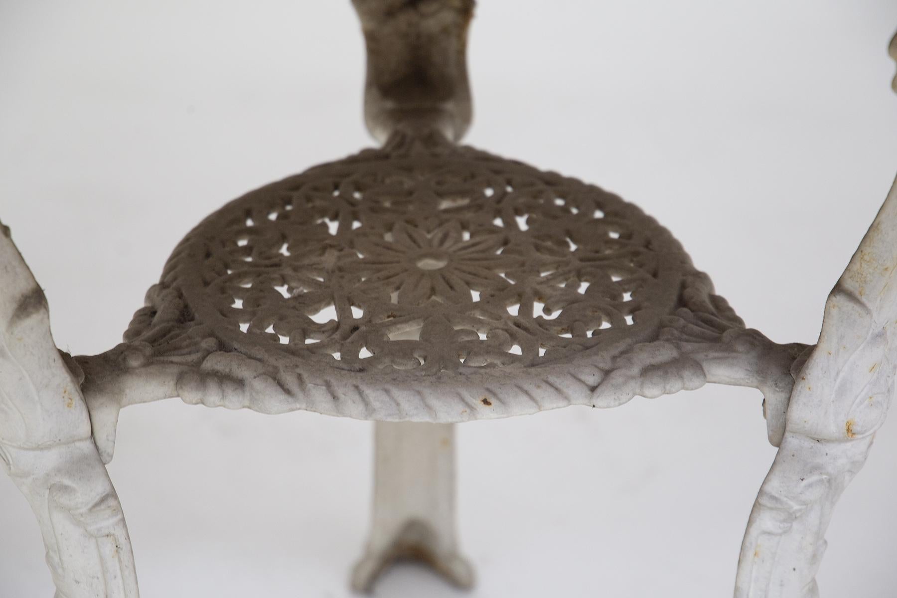 Table anglaise victorienne en fonte et bois blanc en vente 5