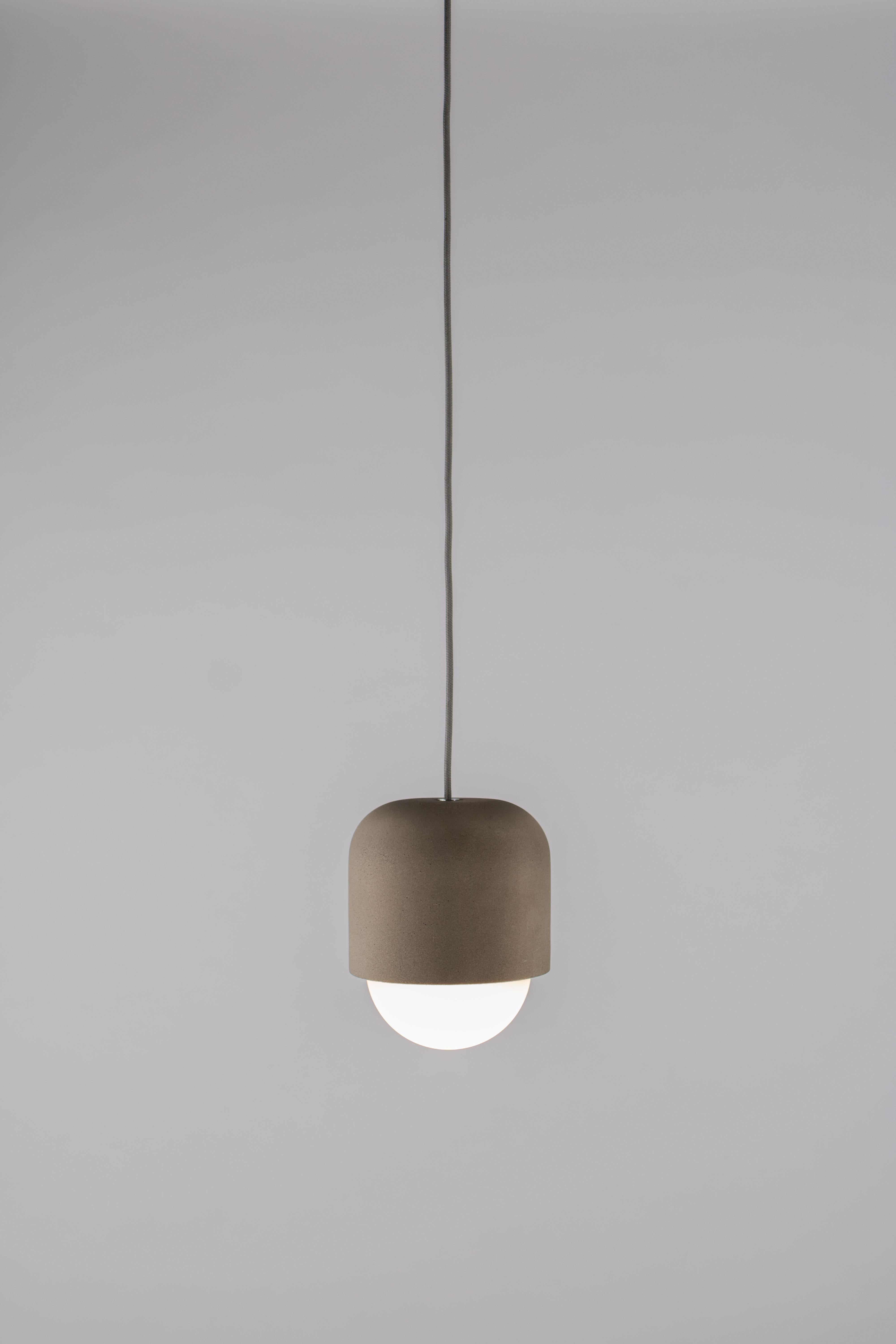 Moderne Pendentif muse de château en vente