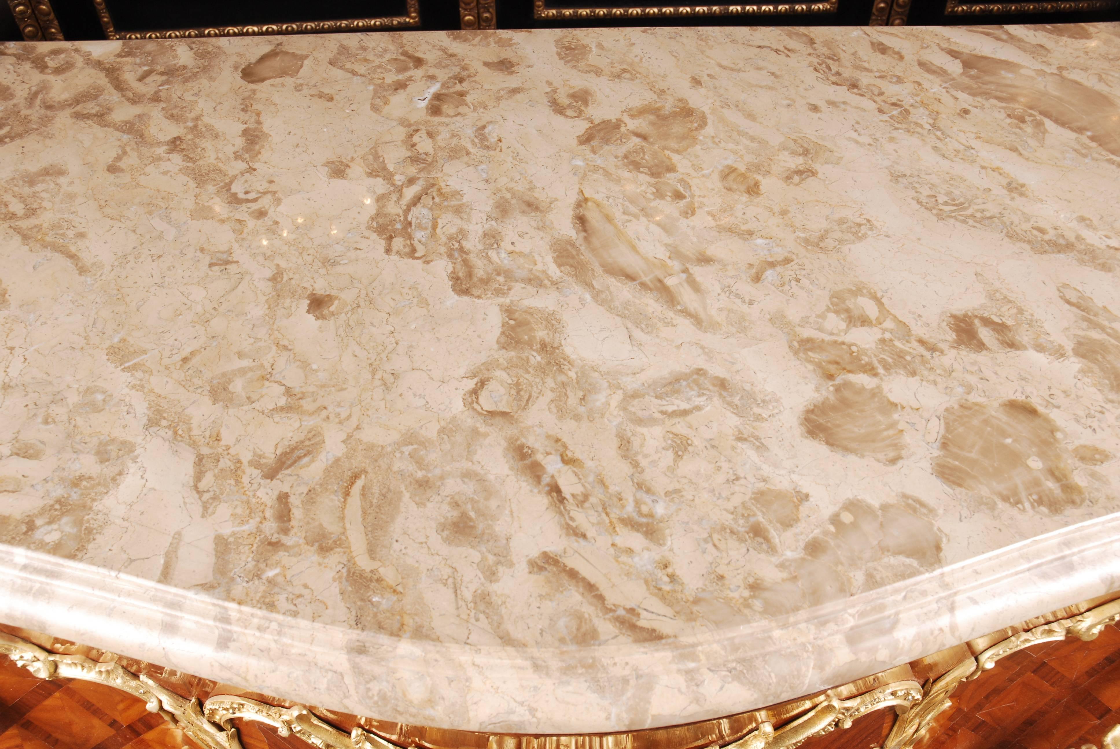 Francese Commode / scaffale francese di qualità Castle in bronzo antico stile Luigi XV in vendita