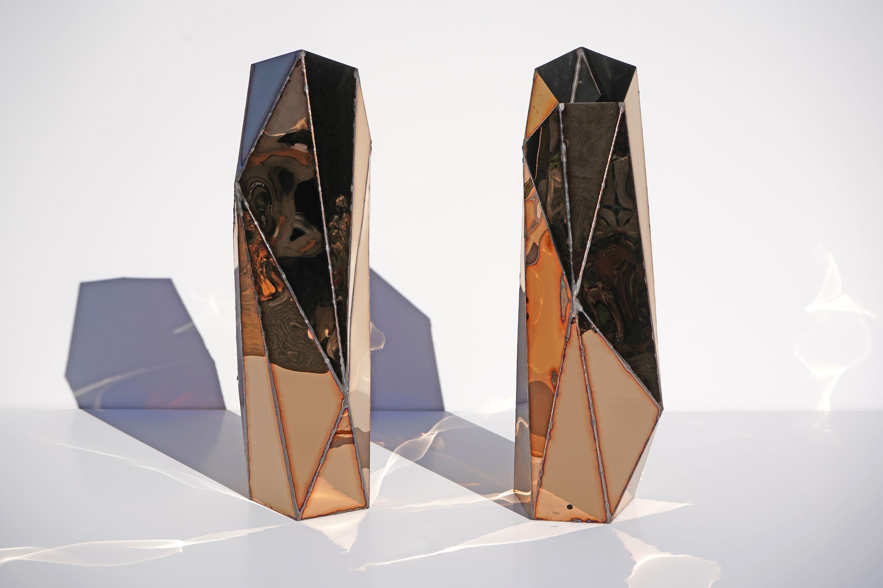Lampe à poser Castle en acier inoxydable poli miroir soudé par Julian Mayor en vente 3