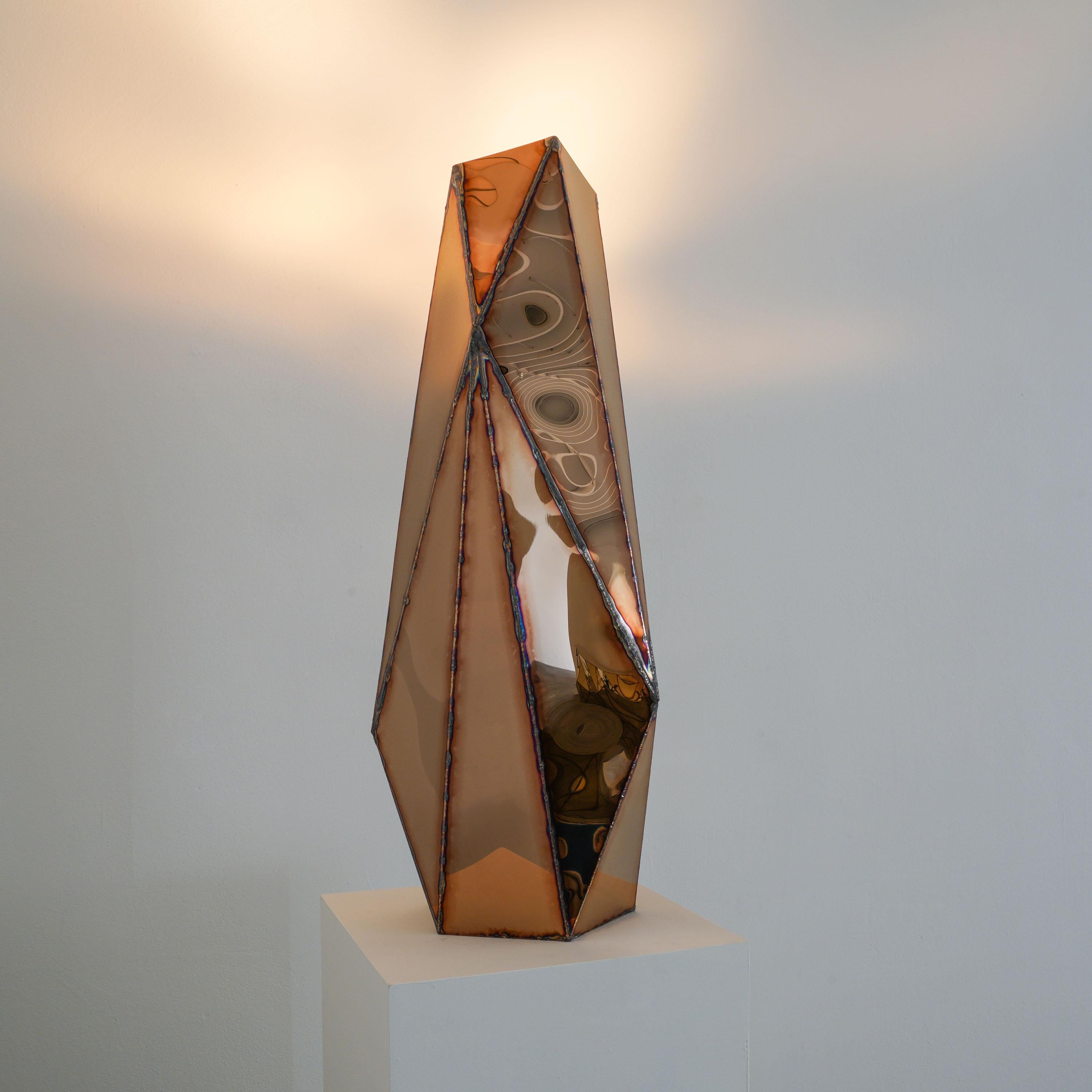 XXIe siècle et contemporain Lampe à poser Castle en acier inoxydable poli miroir soudé par Julian Mayor en vente