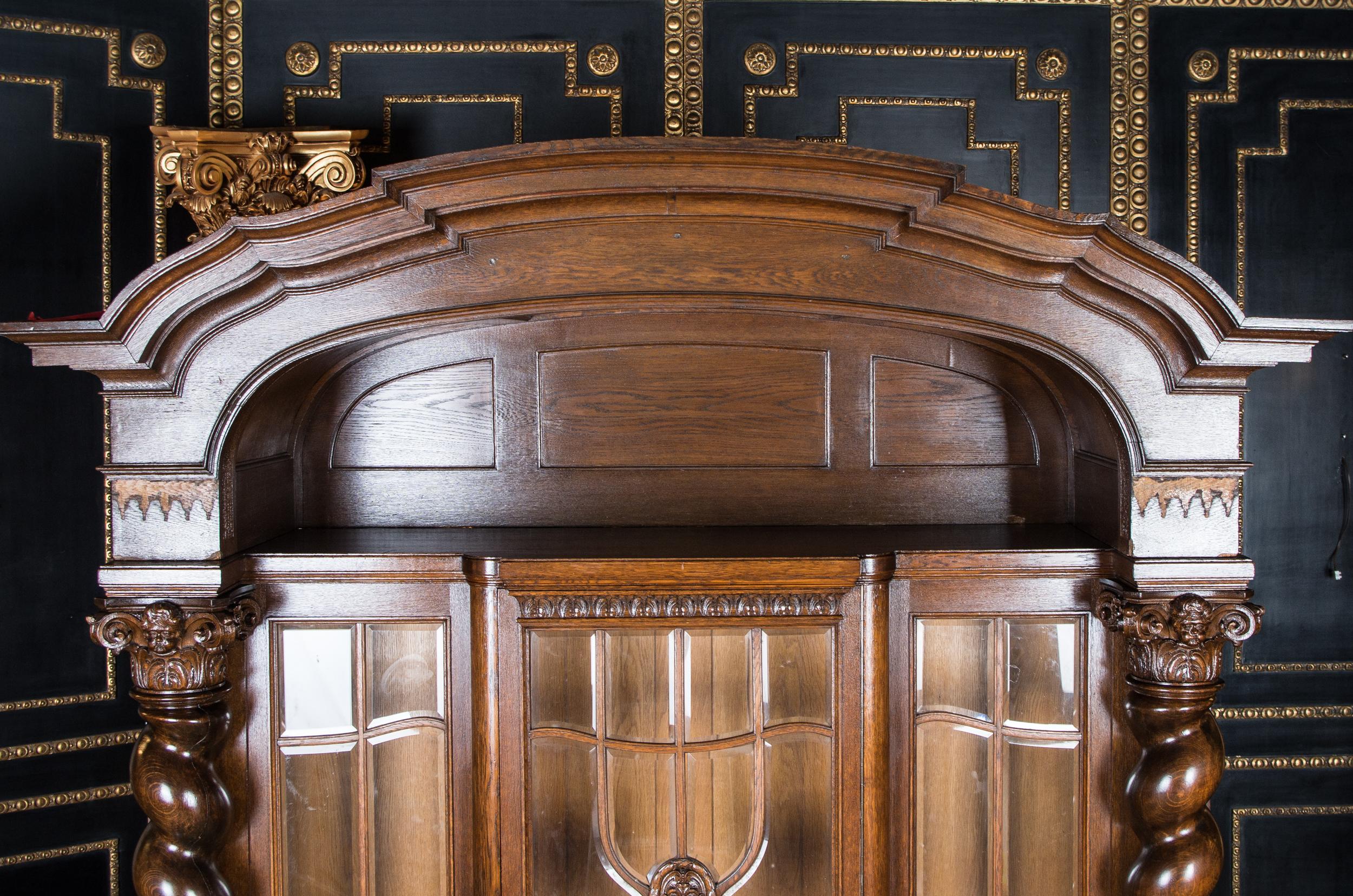 Castle Worthy Cabinet Neo Renaissance, circa 1860-1880 Oak 8