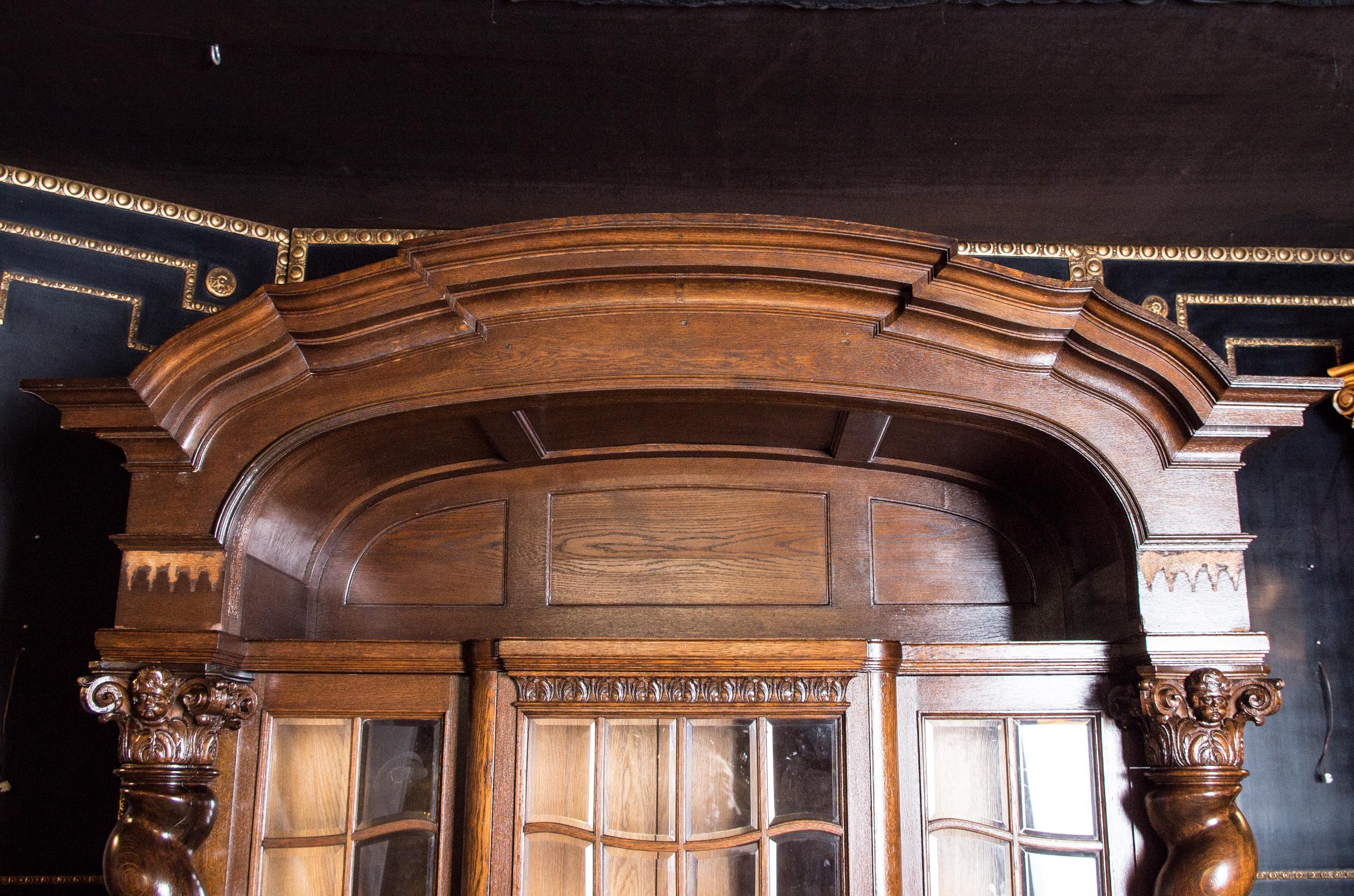 Castle Worthy Cabinet Neo Renaissance, circa 1860-1880 Oak In Good Condition In Berlin, DE