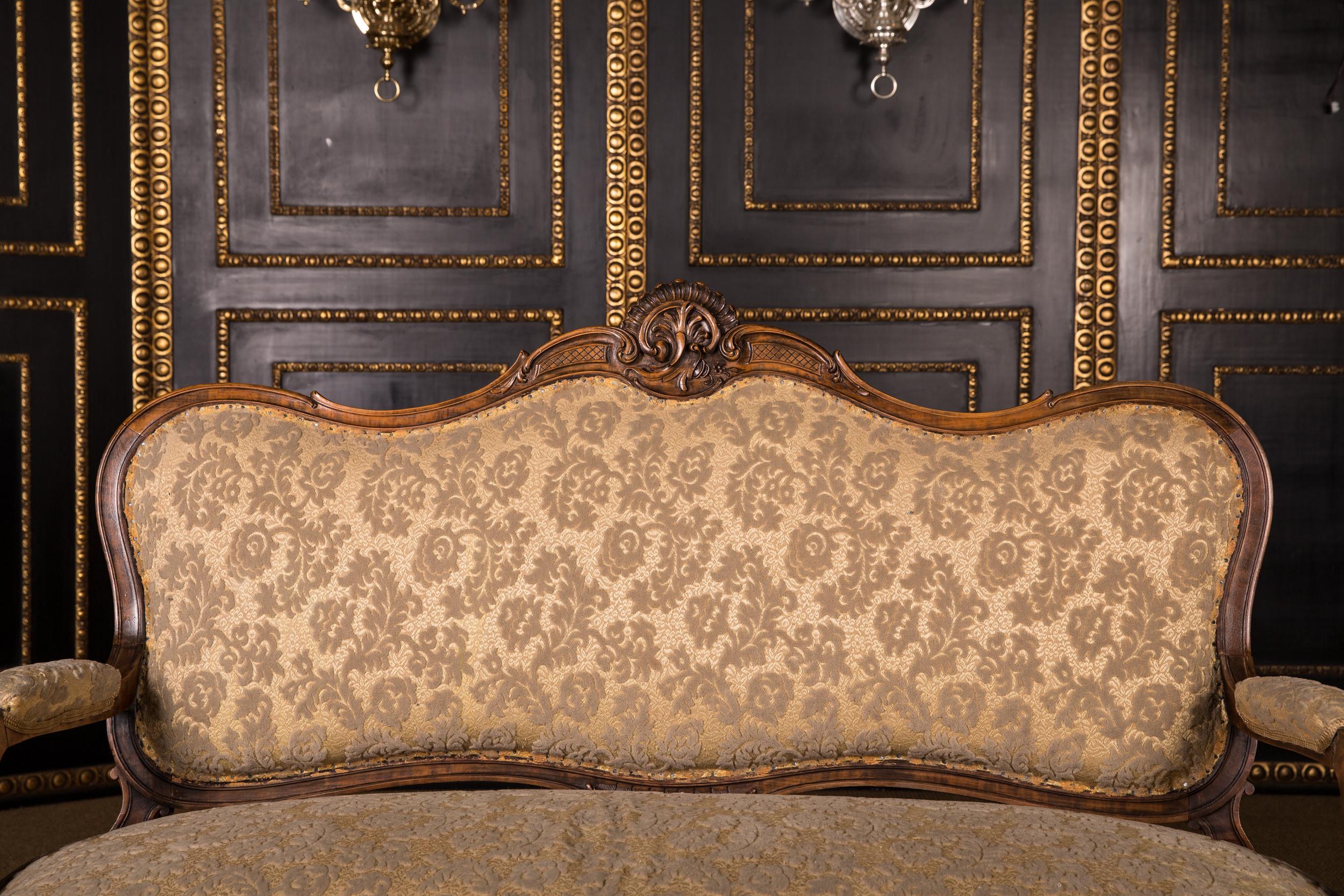 Castle Worthy Salon Group Sofa and Chairs Neo Rococo, circa 1860 (19. Jahrhundert)