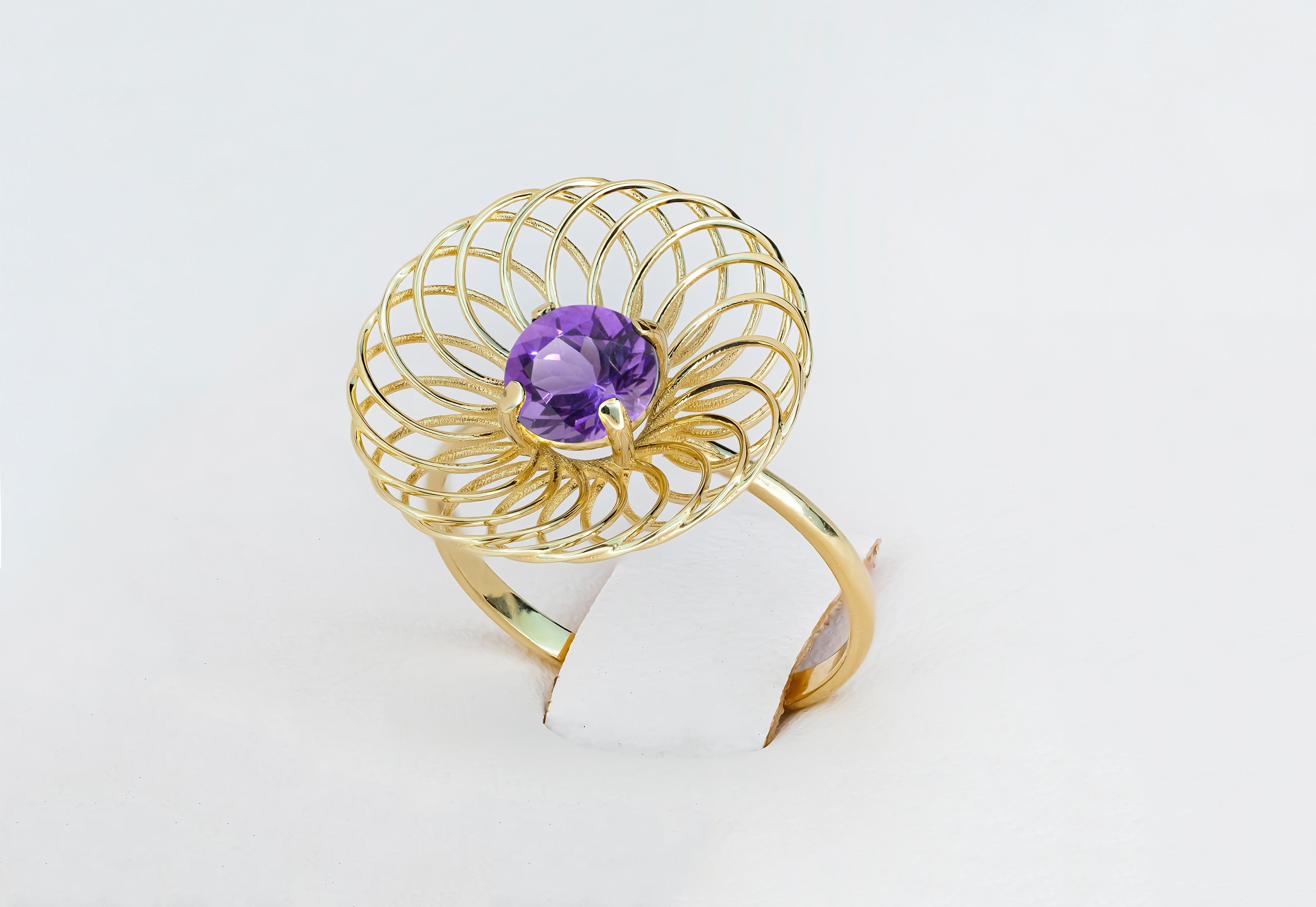 Round Cut Casual amethyst 14k gold ring.  For Sale