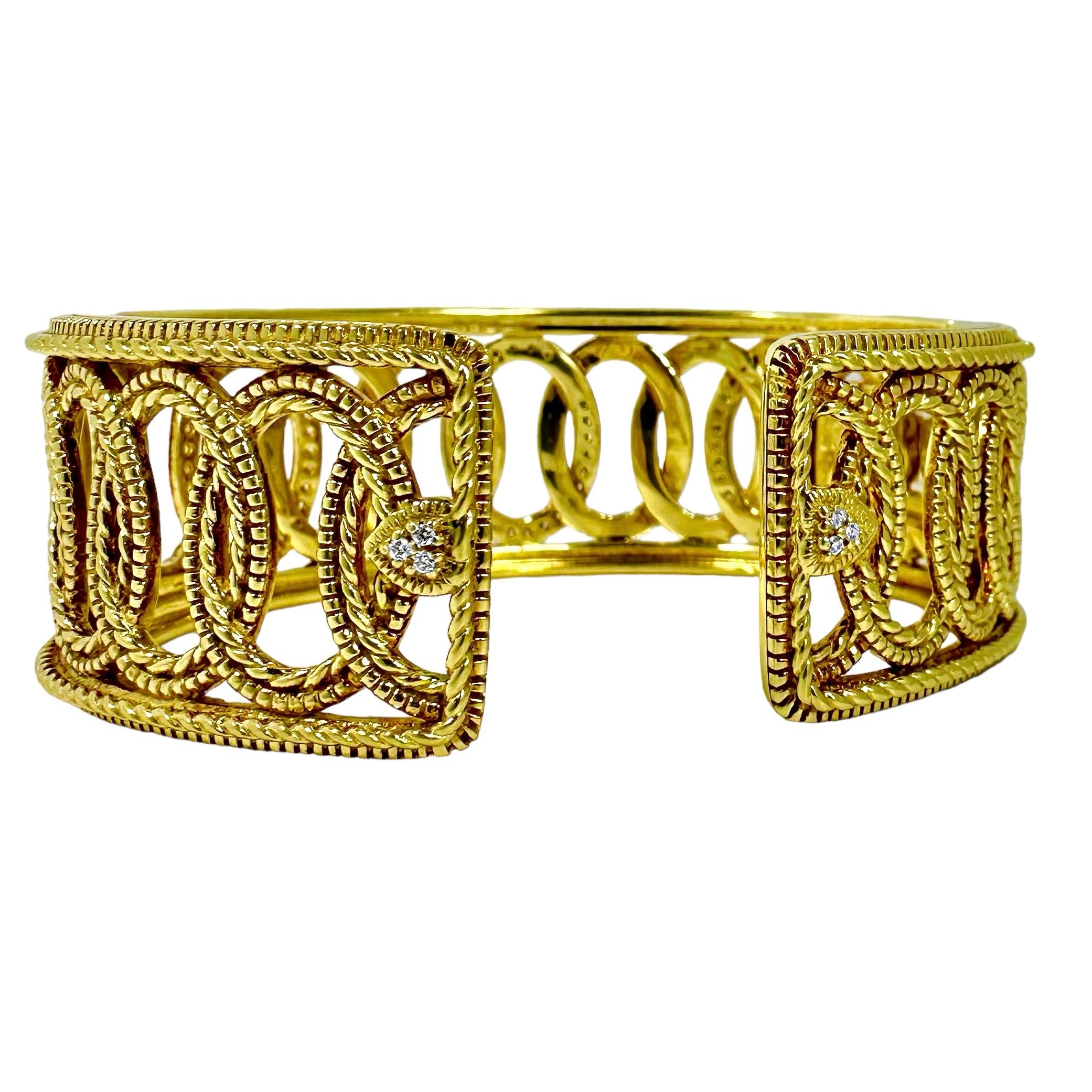 Casual Judith Ripka 18k Gold Hinged, Cuff Bracelet with Diamonds 7/8 inch Wide  In Good Condition In Palm Beach, FL