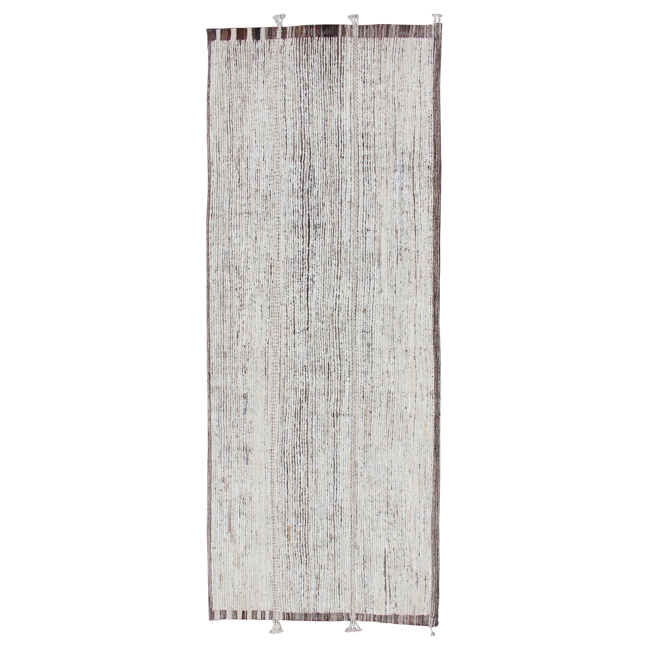 Casual Modern Gallery Rug in White and Brown Tones and Minimalist Design