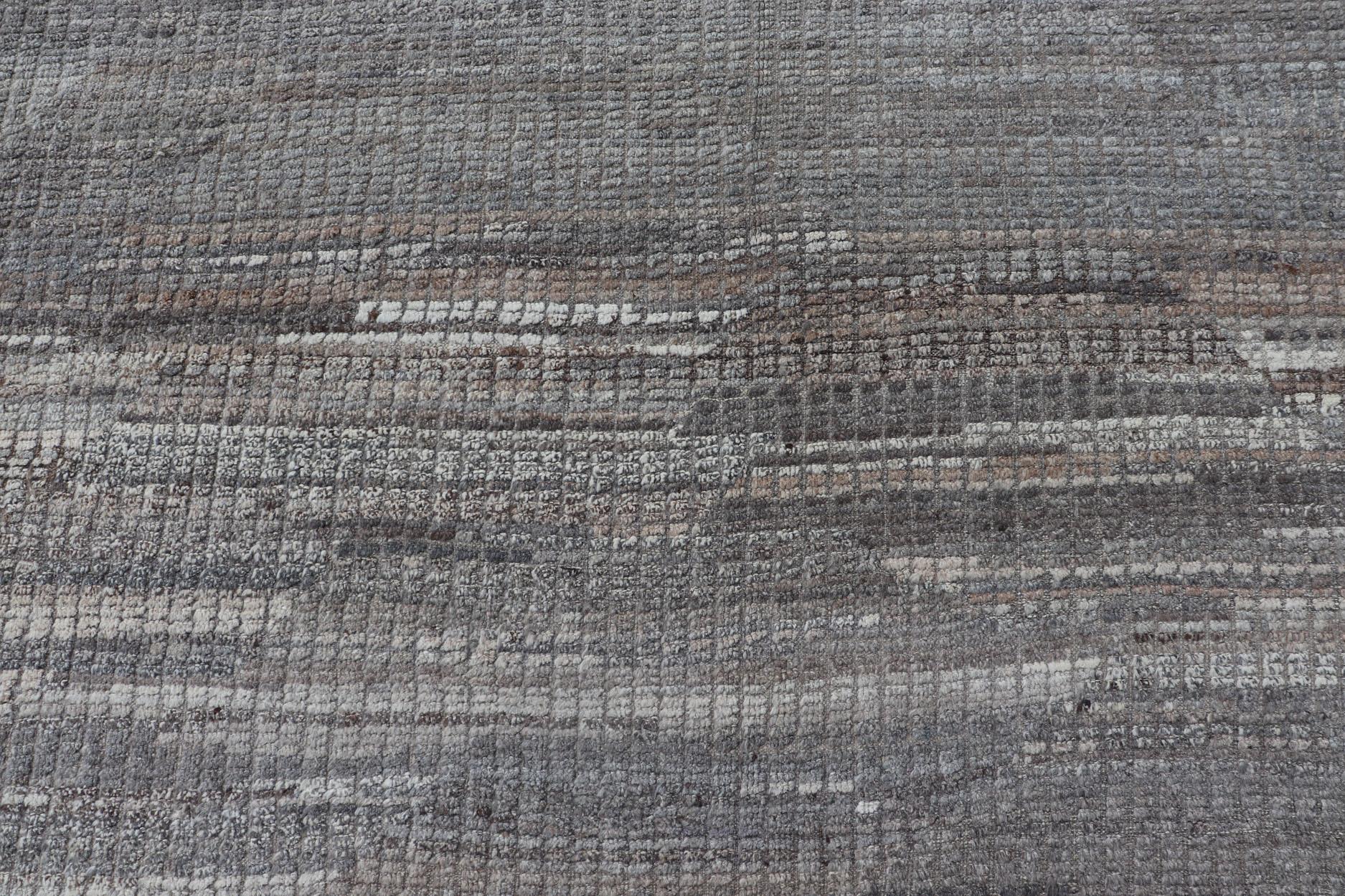Tappeto moderno e casual nei toni neutri e grigio argento con design sobrio in vendita 7