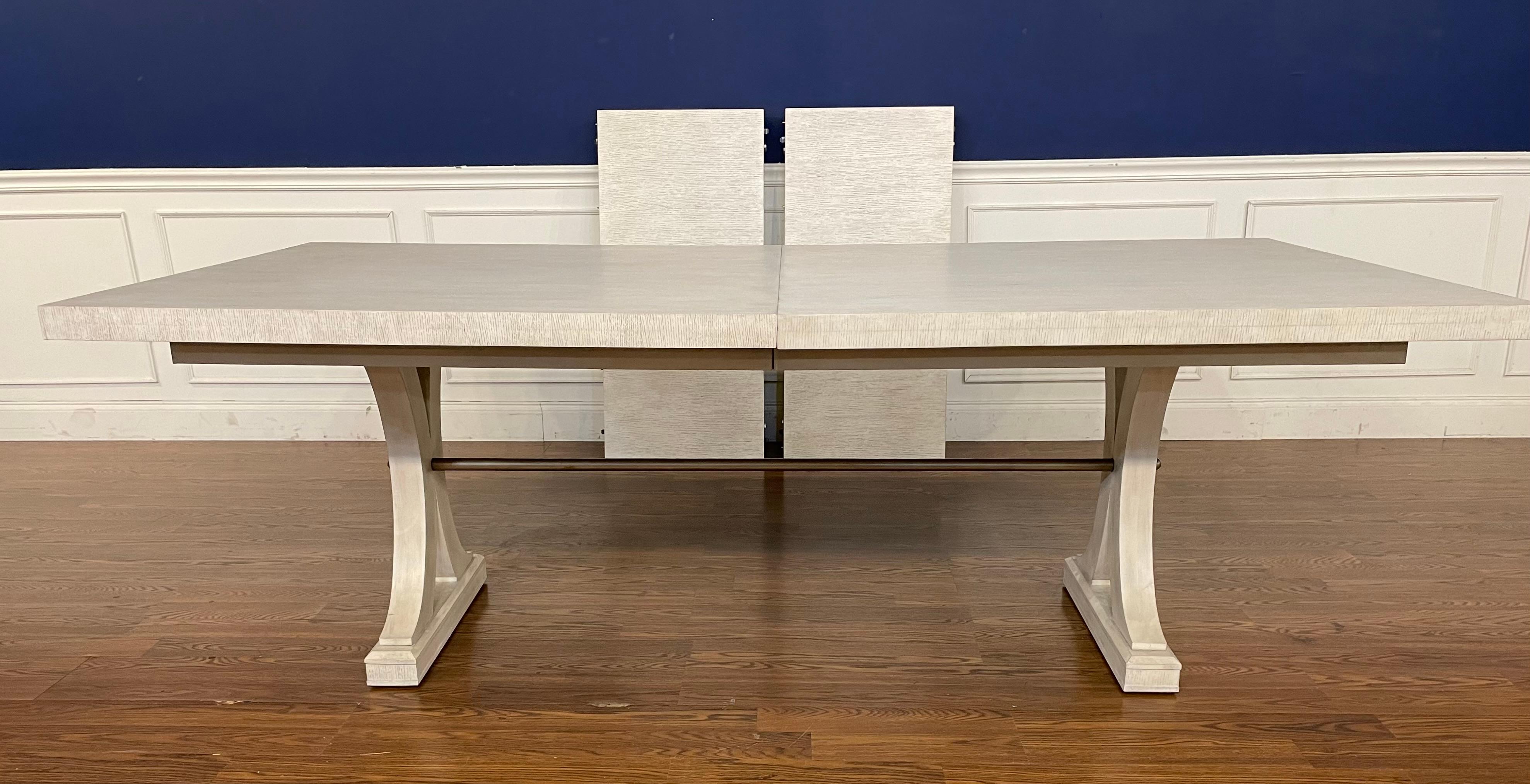 Table de salle à manger originale en chêne avec finition péninsule par Century Furniture en vente 8