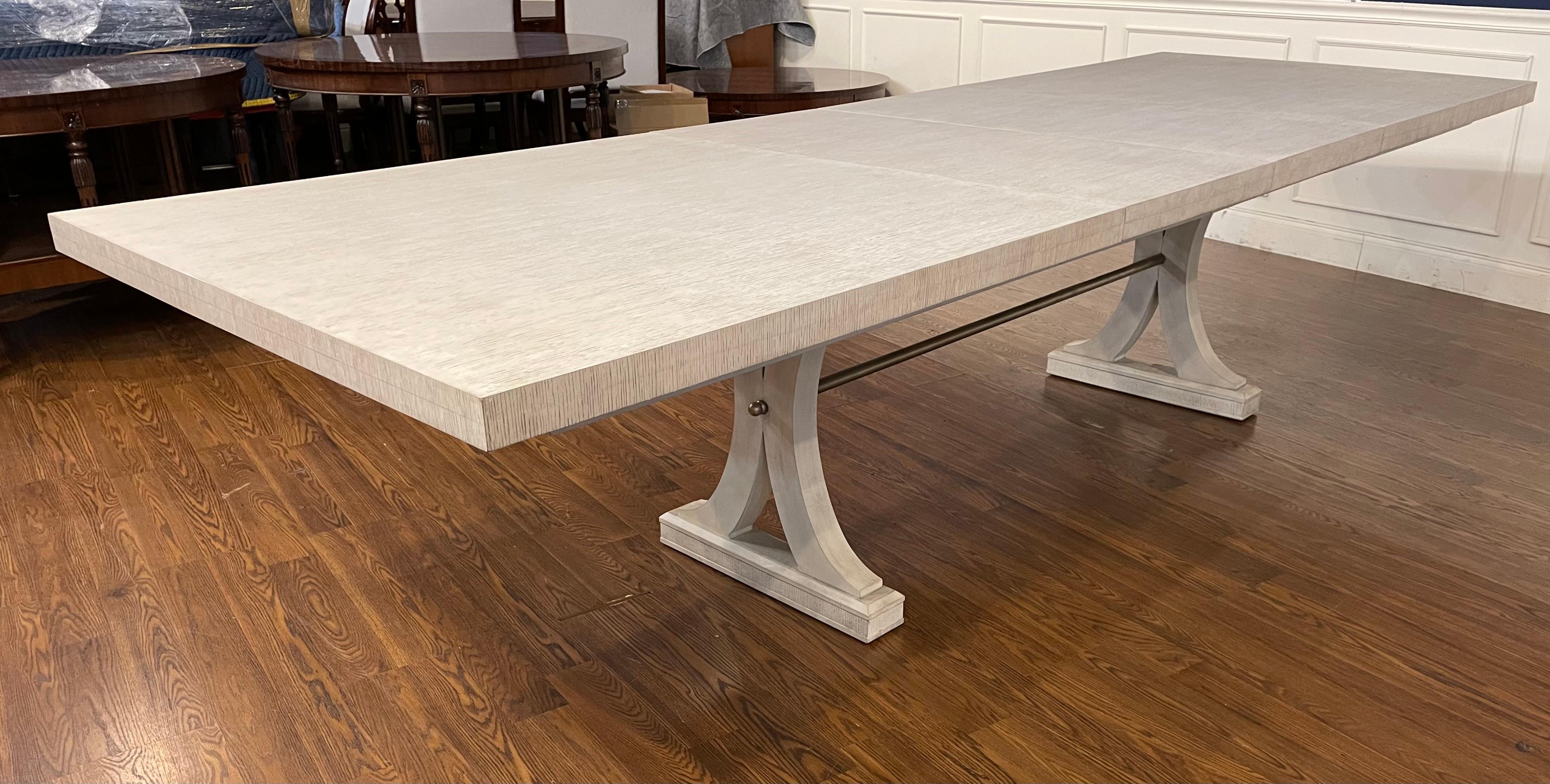 Table de salle à manger originale en chêne avec finition péninsule par Century Furniture en vente 11